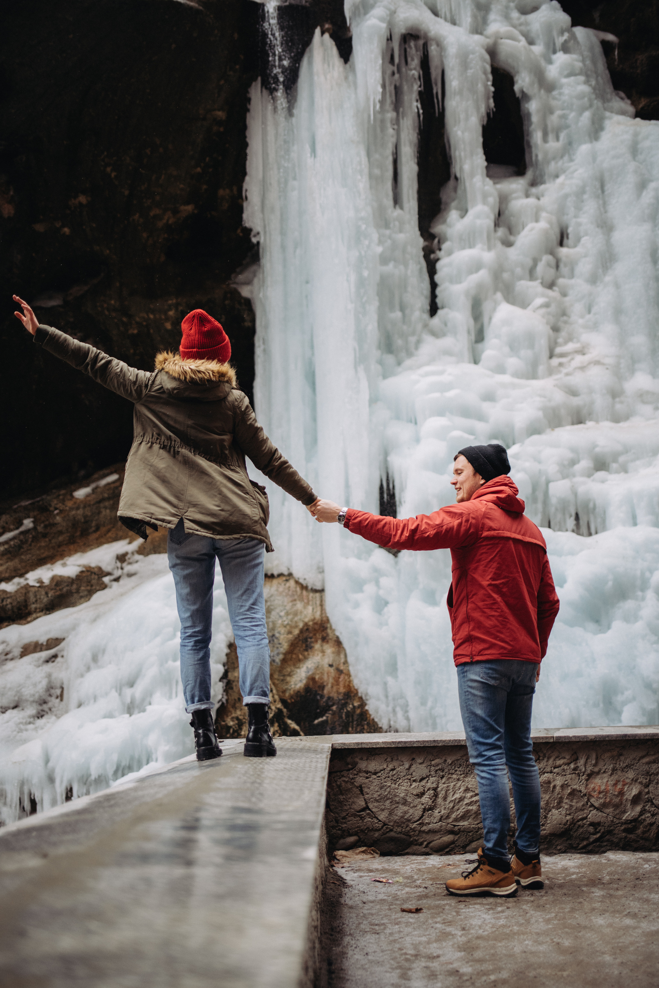 Dawn in the mountains. Wedding and family photographer