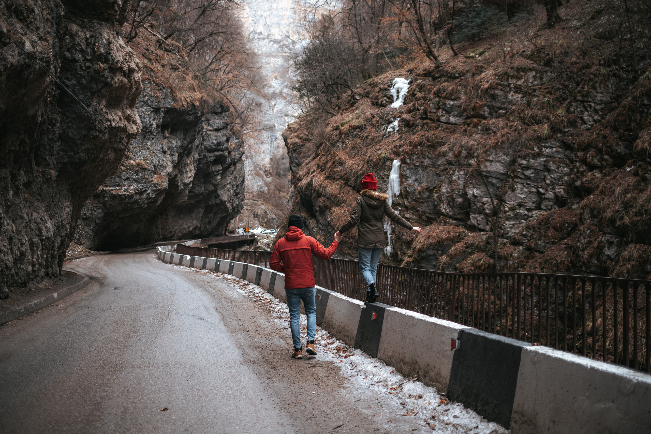 Dawn in the mountains. Wedding and family photographer