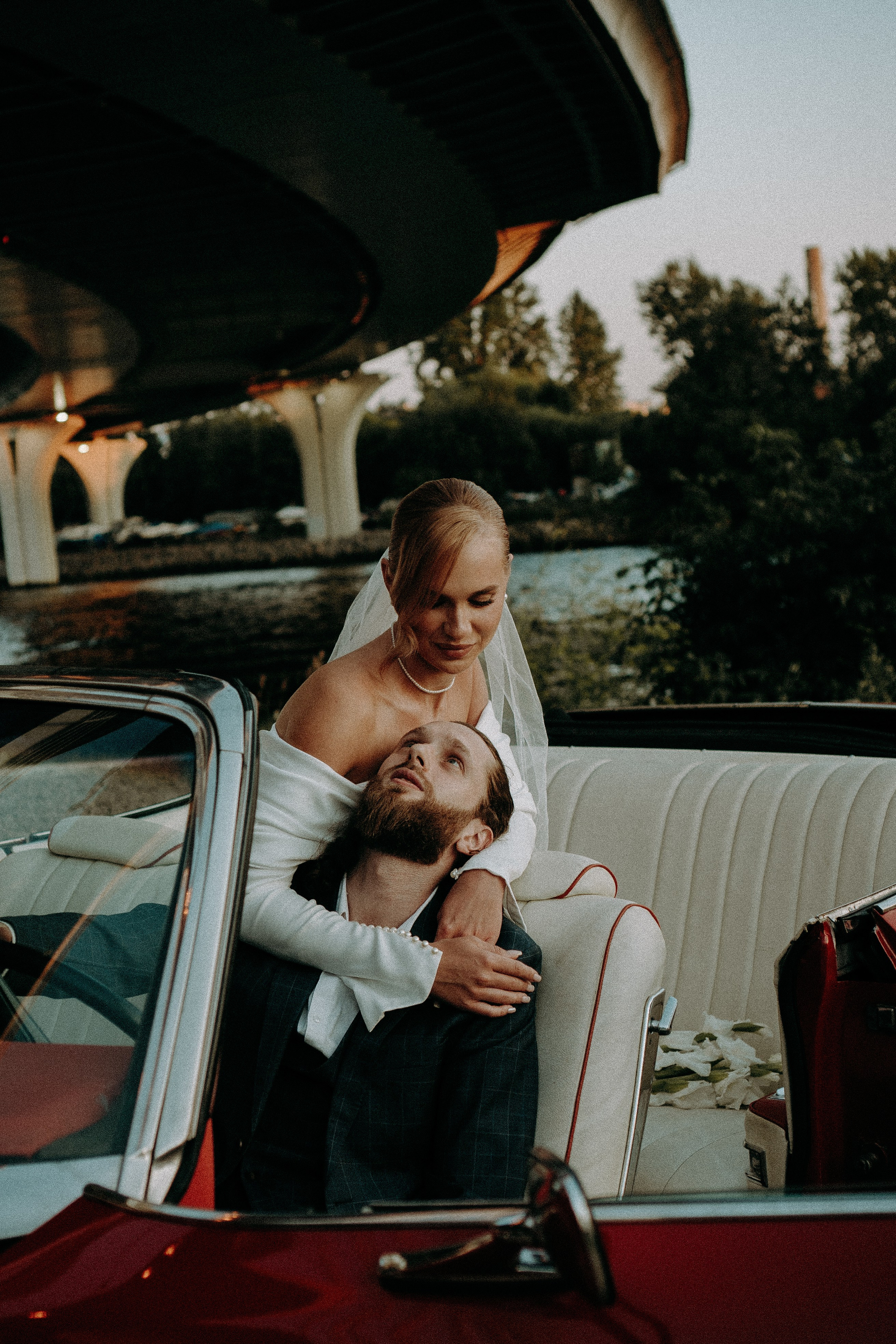 СВАДЕБНАЯ СЬЕМКА ВОЗЛЕ МСОТА БЕТАНКУРА НА КАБРИОЛЕТЕ. Профессиональный фотограф, Санкт-Петербург — Виктория Богомолова