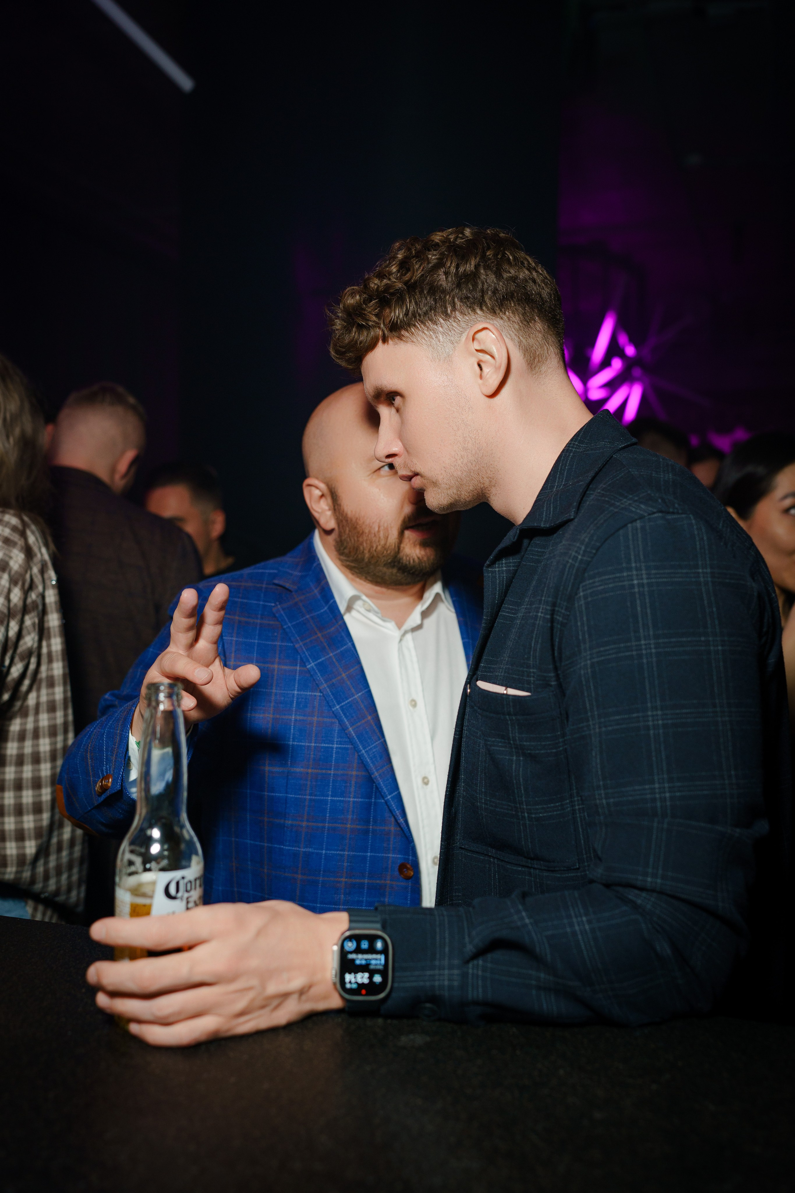 Вечеринка OSNOVATELI.LIVE репортажный фотограф Саша Дружинина. Репортажный фотограф в Москве Саша Дружинина