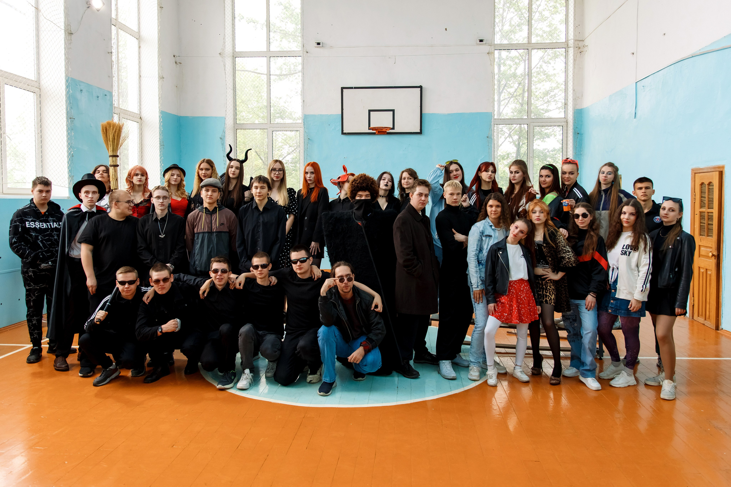 11 класс день не послушания в школе. Фотограф Любовь Корниенко, Примоский край