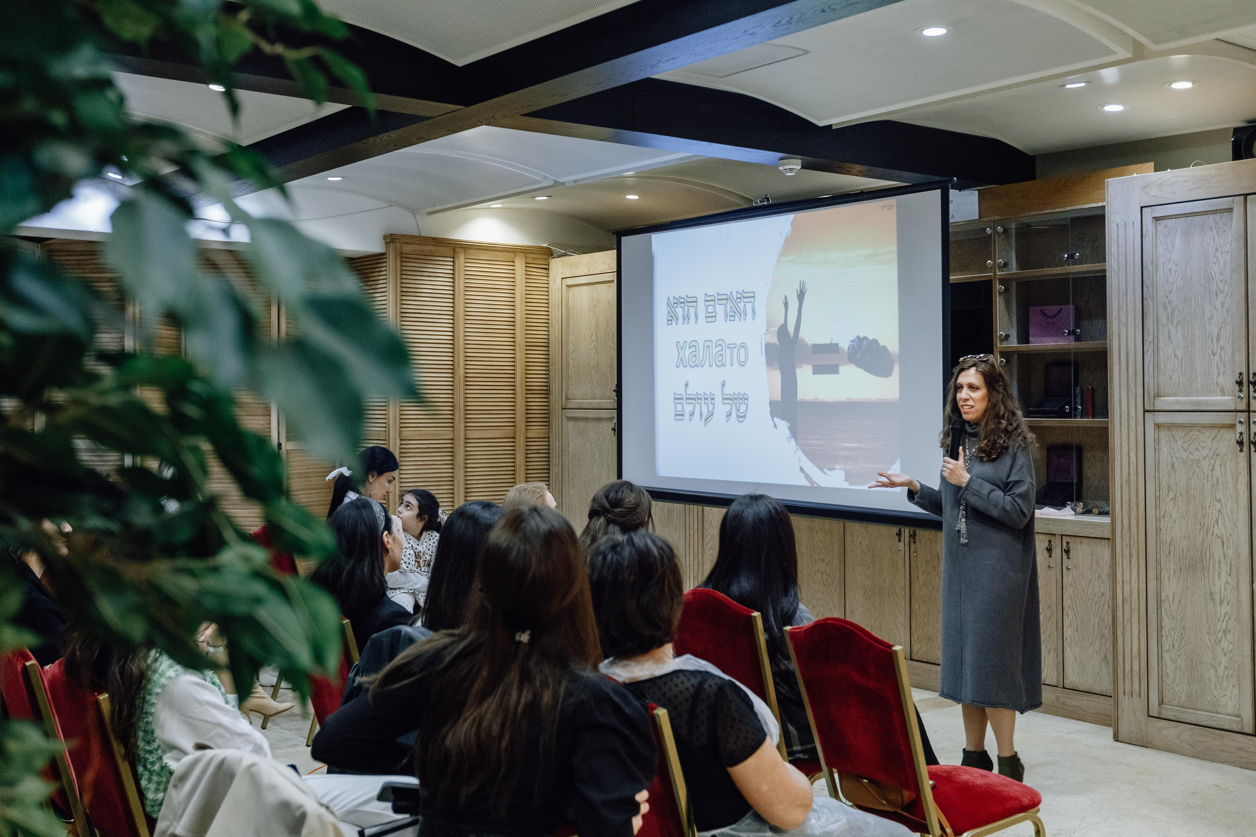 Женская встреча в МЕОЦ. Антон Ляпунов фотограф Вашего события в Москве