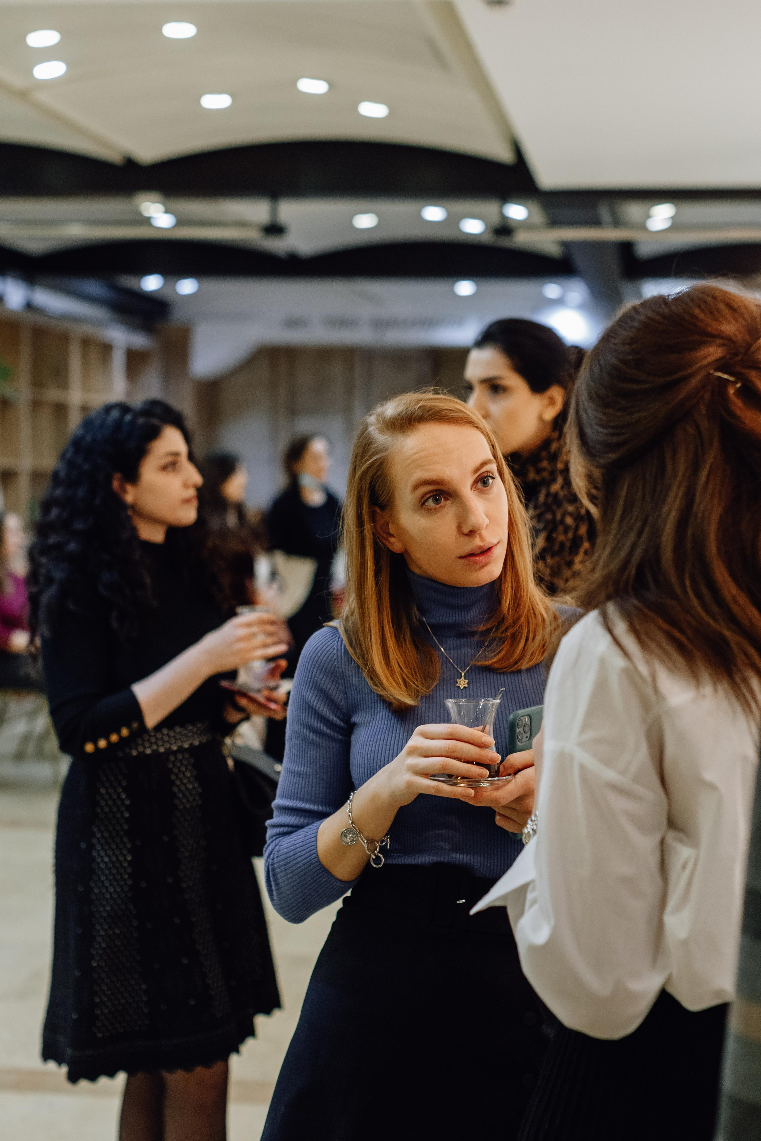 Женская встреча в МЕОЦ. Антон Ляпунов фотограф Вашего события в Москве