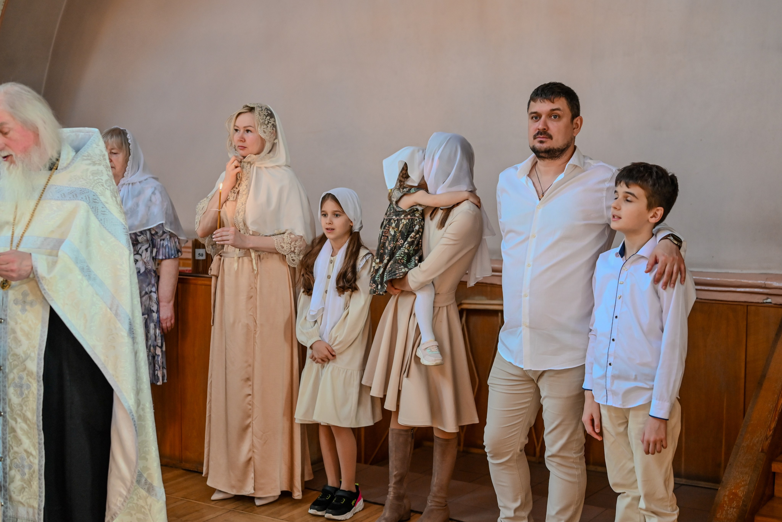 Крещение мама Анна. Семейный и детский фотограф Москва