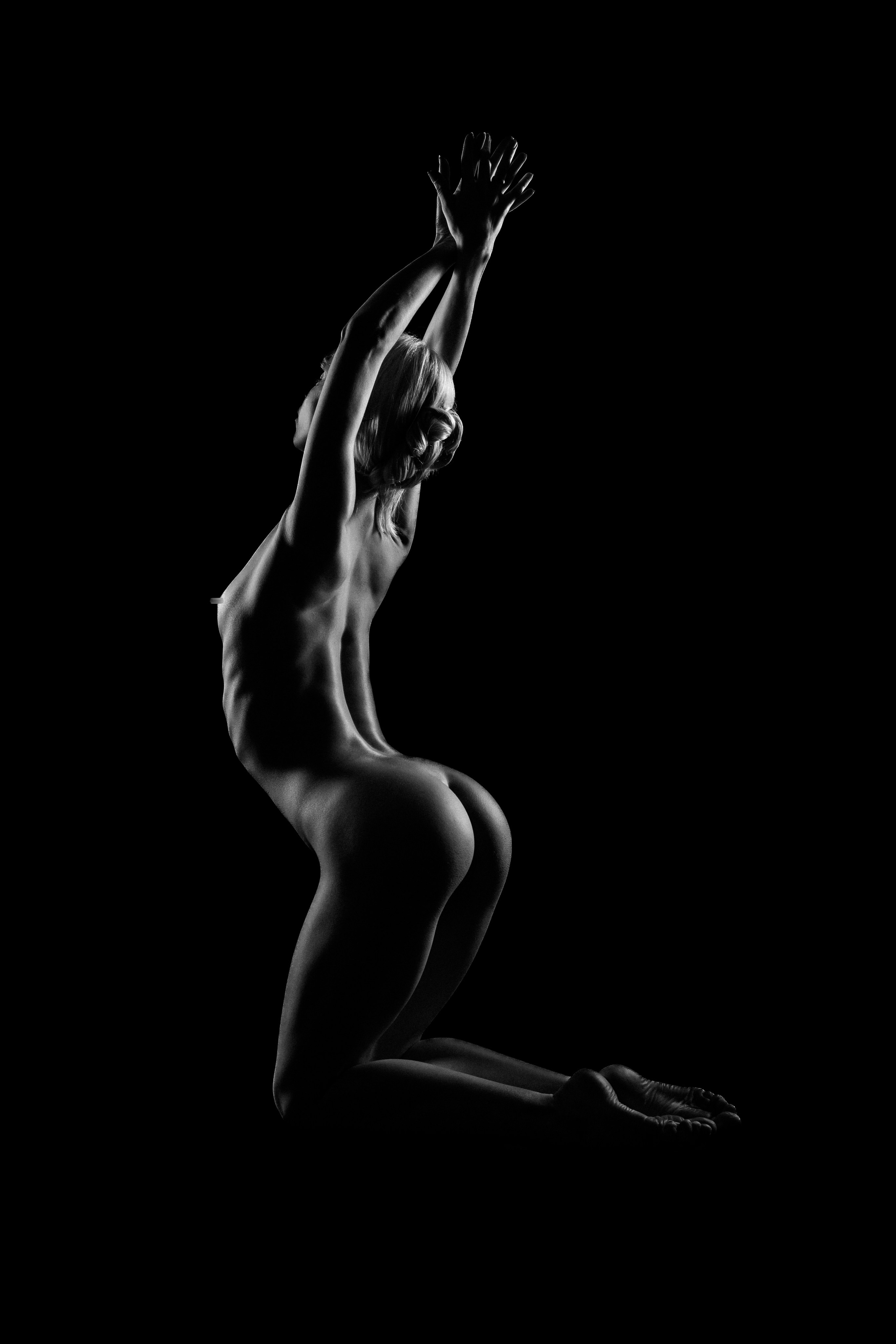 Низкий ключ балерина 18+. Фотограф в Краснодаре Лагунов Владимир