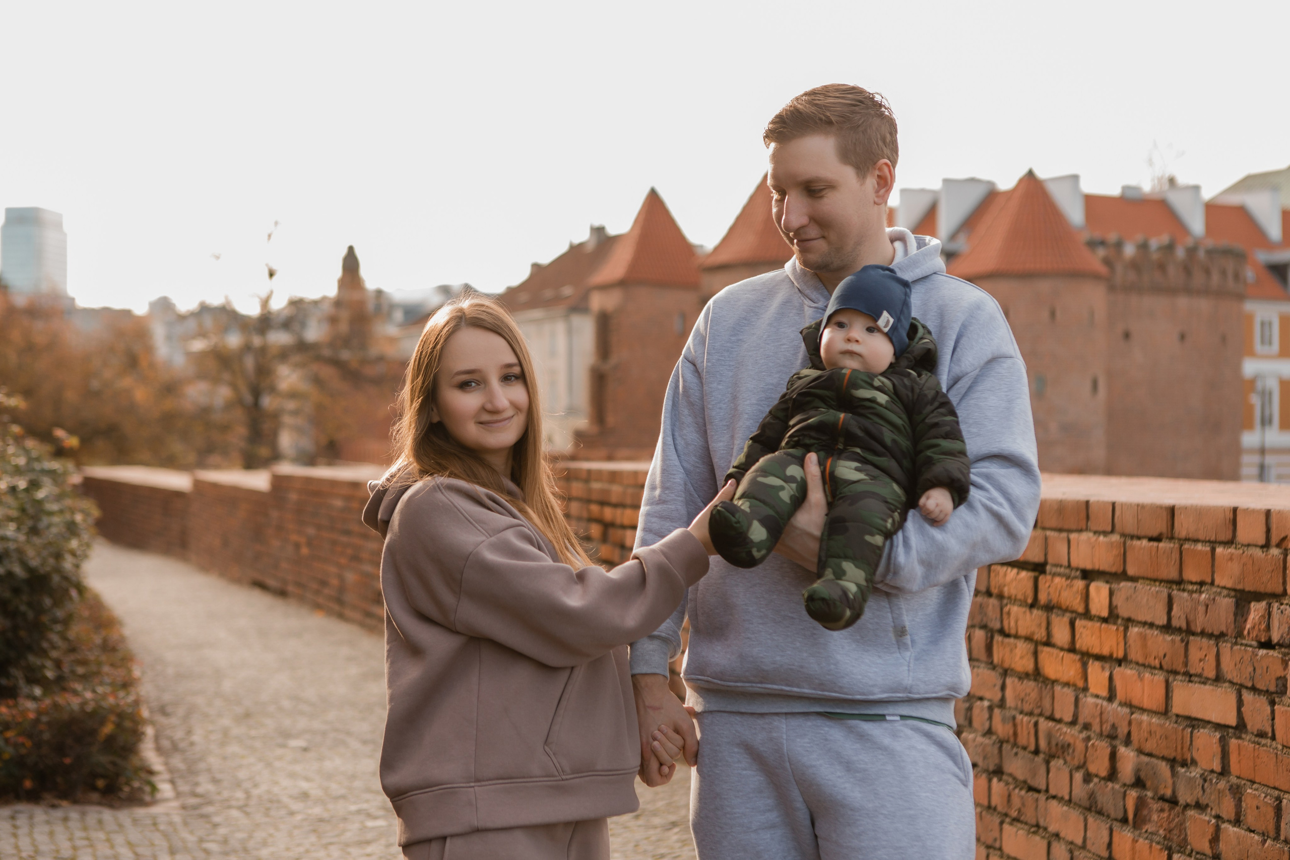 Семейная фотосессия Никиты и Марины. Видеосъемка и фотосъемка свадеб. Фотограф и оператор на свадьбу. Видеосъемка подкастов, собственная видео-фотостудии. Предметная фотосъемка