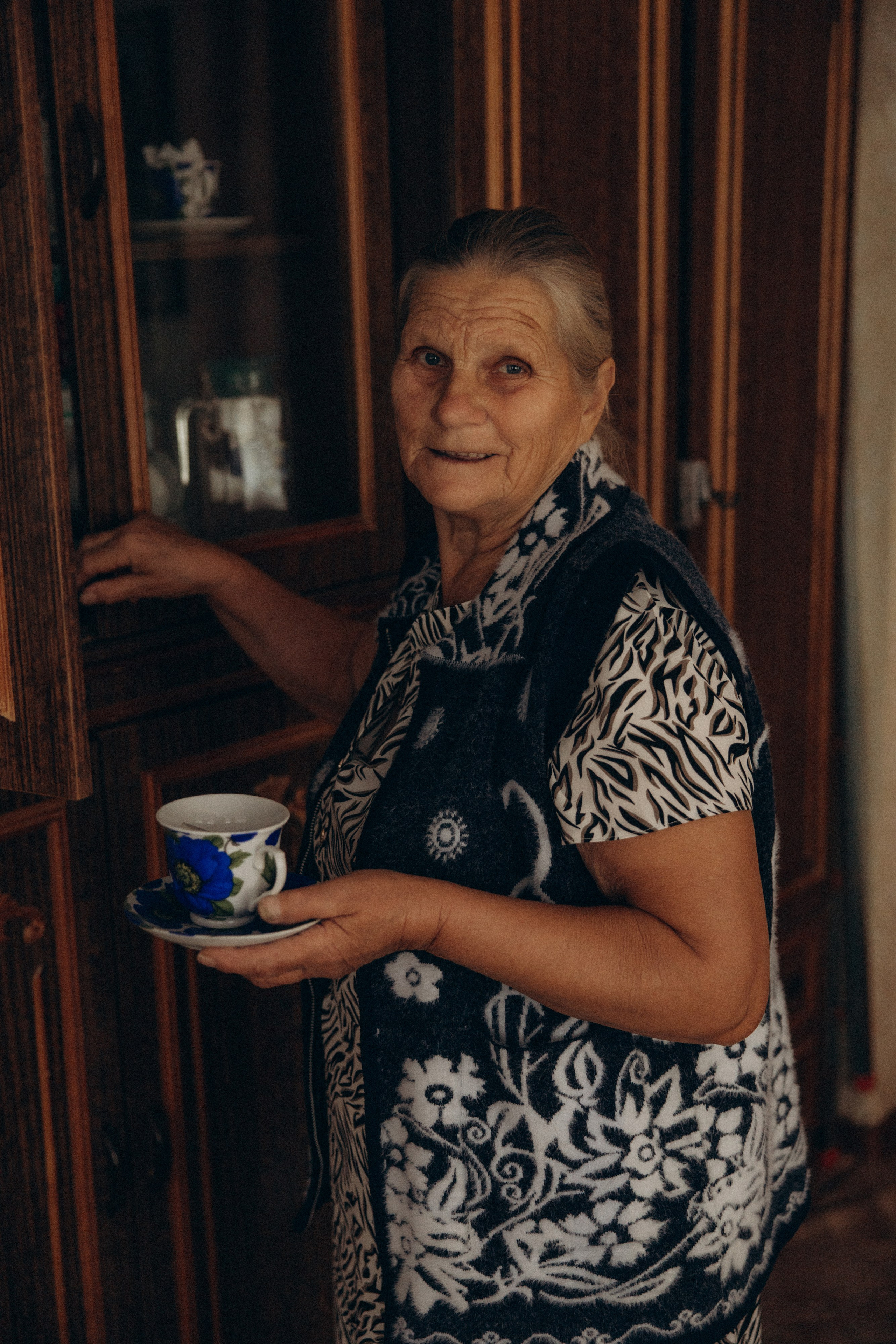 Аня и бабушка. Семейный фотограф Губкин/Старый Оскол