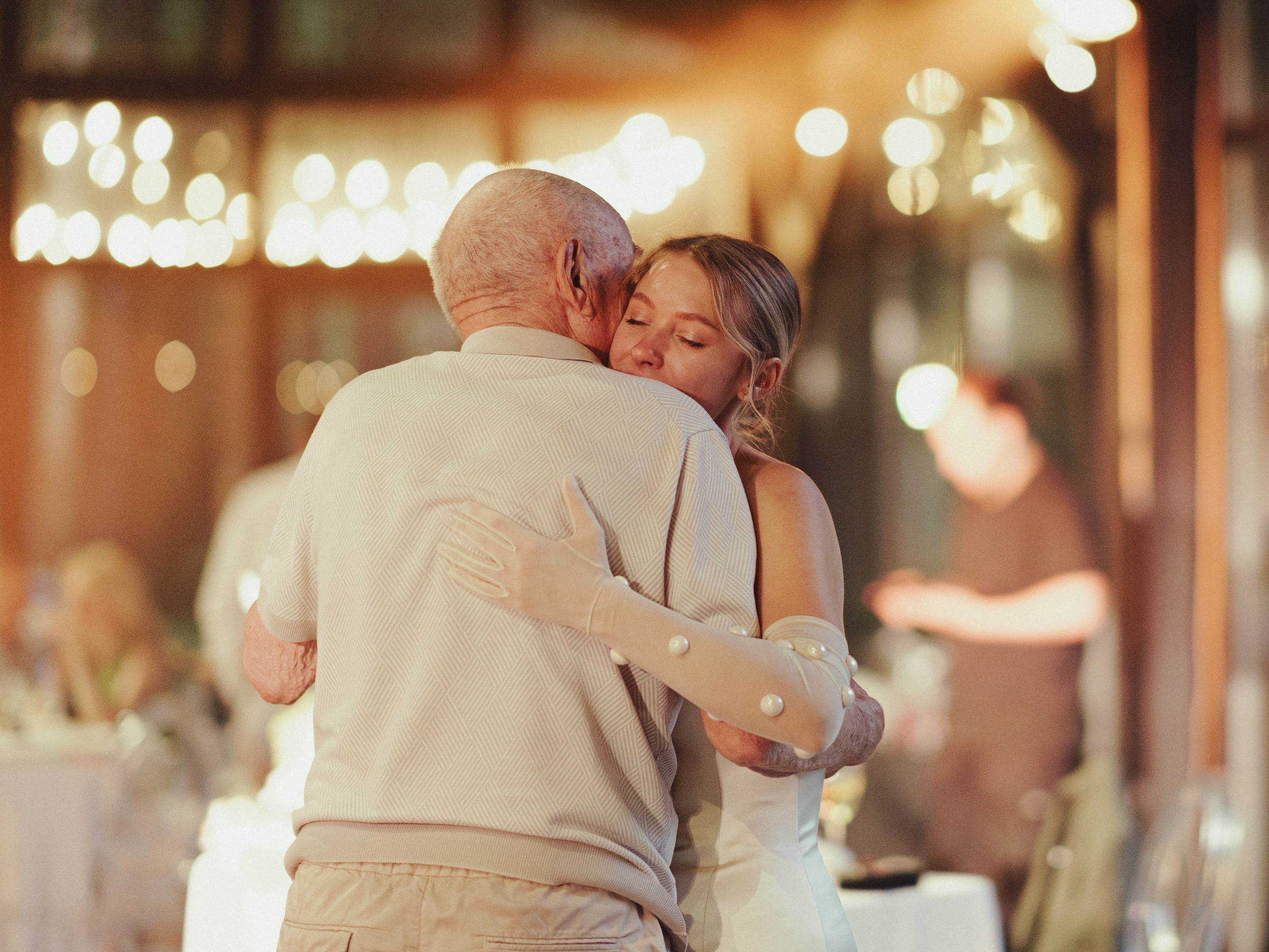 И даже птицы им пели песни. Свадебный фотограф Наташа Алешина