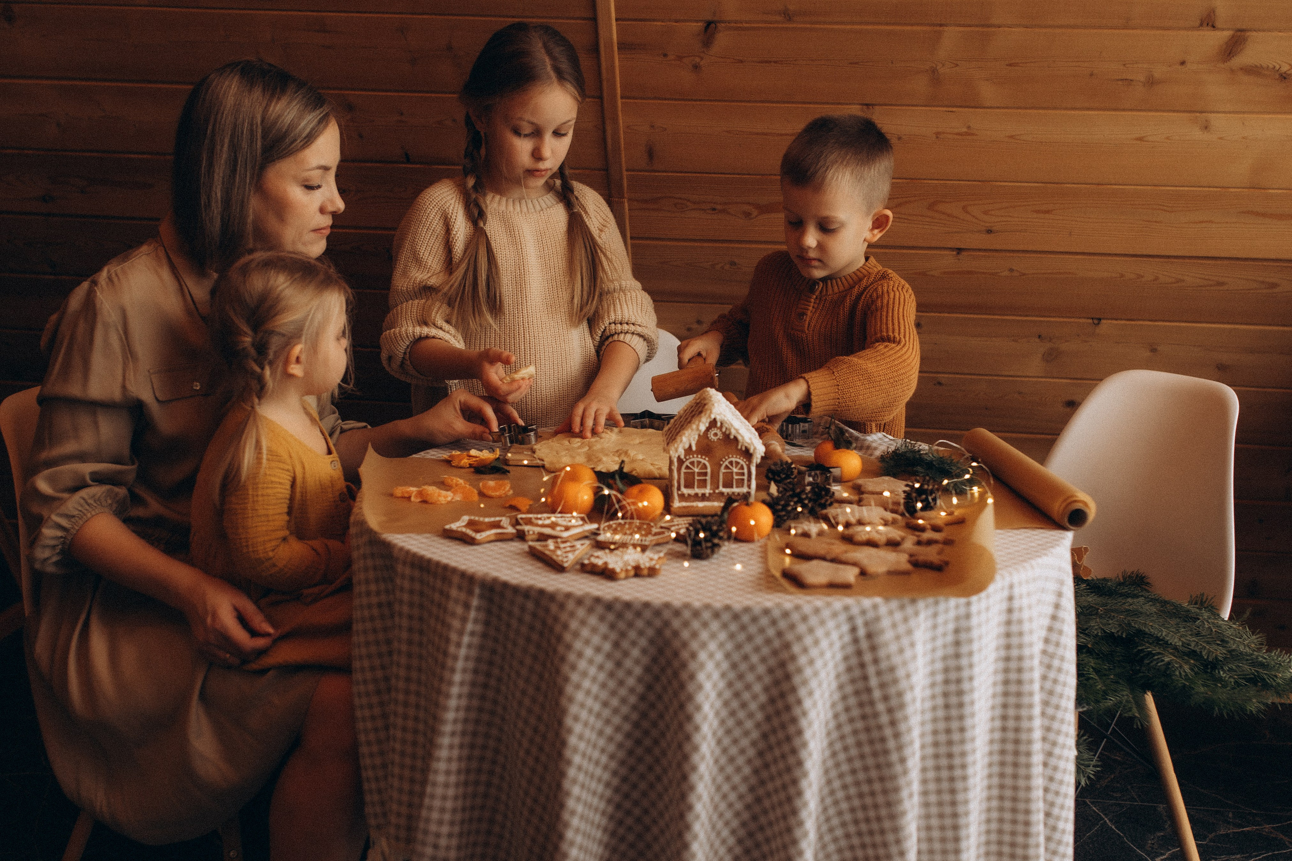 Предновогодняя история в домике. Семейный фотограф lifestyle в Новосибирске Елена Шпилевая