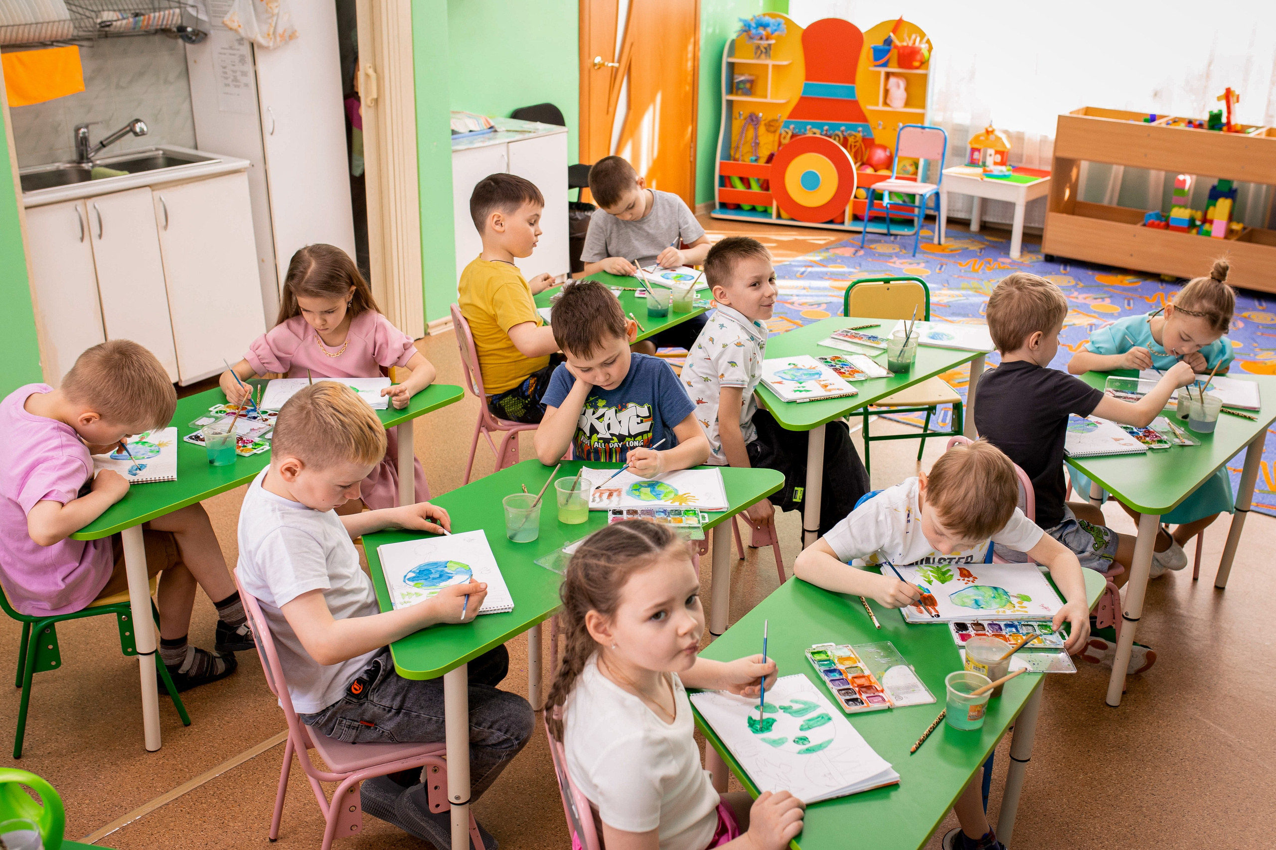 Степа, Даша и Алиса в детском саду. Семейный и детский фотограф город Тында Дарья