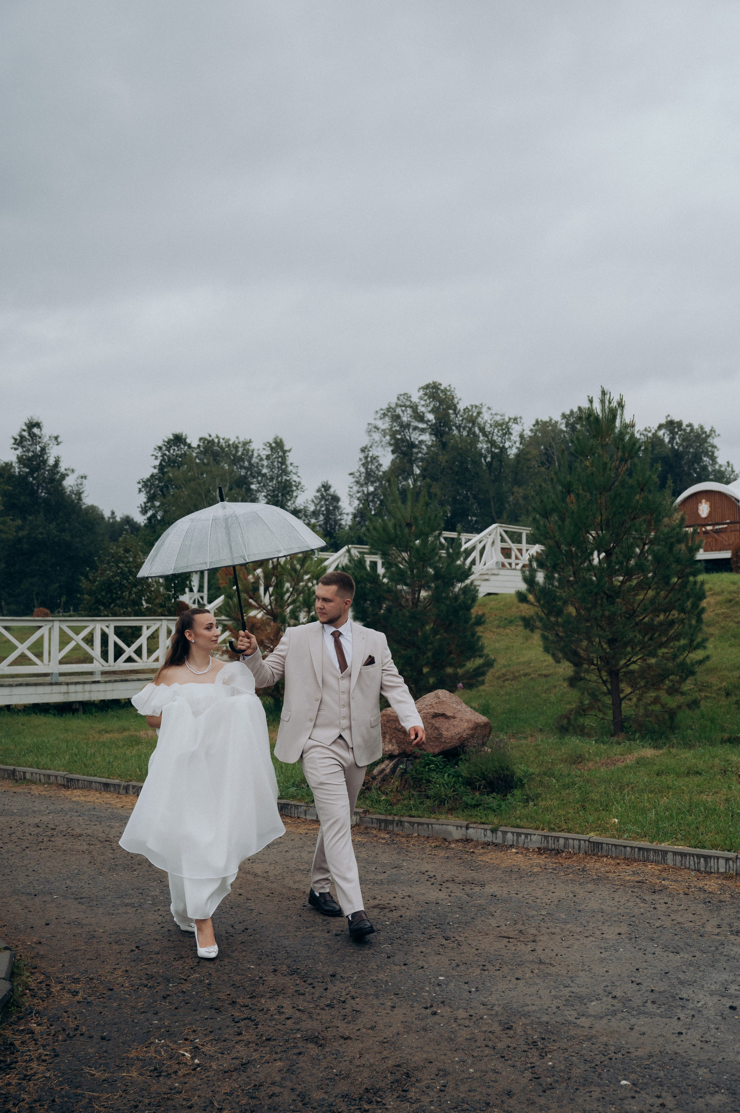 Дождь, Гребнево, любовь. Свадебный и семейный фотограф Виктория Носачёва. Щелково, Москва и МО