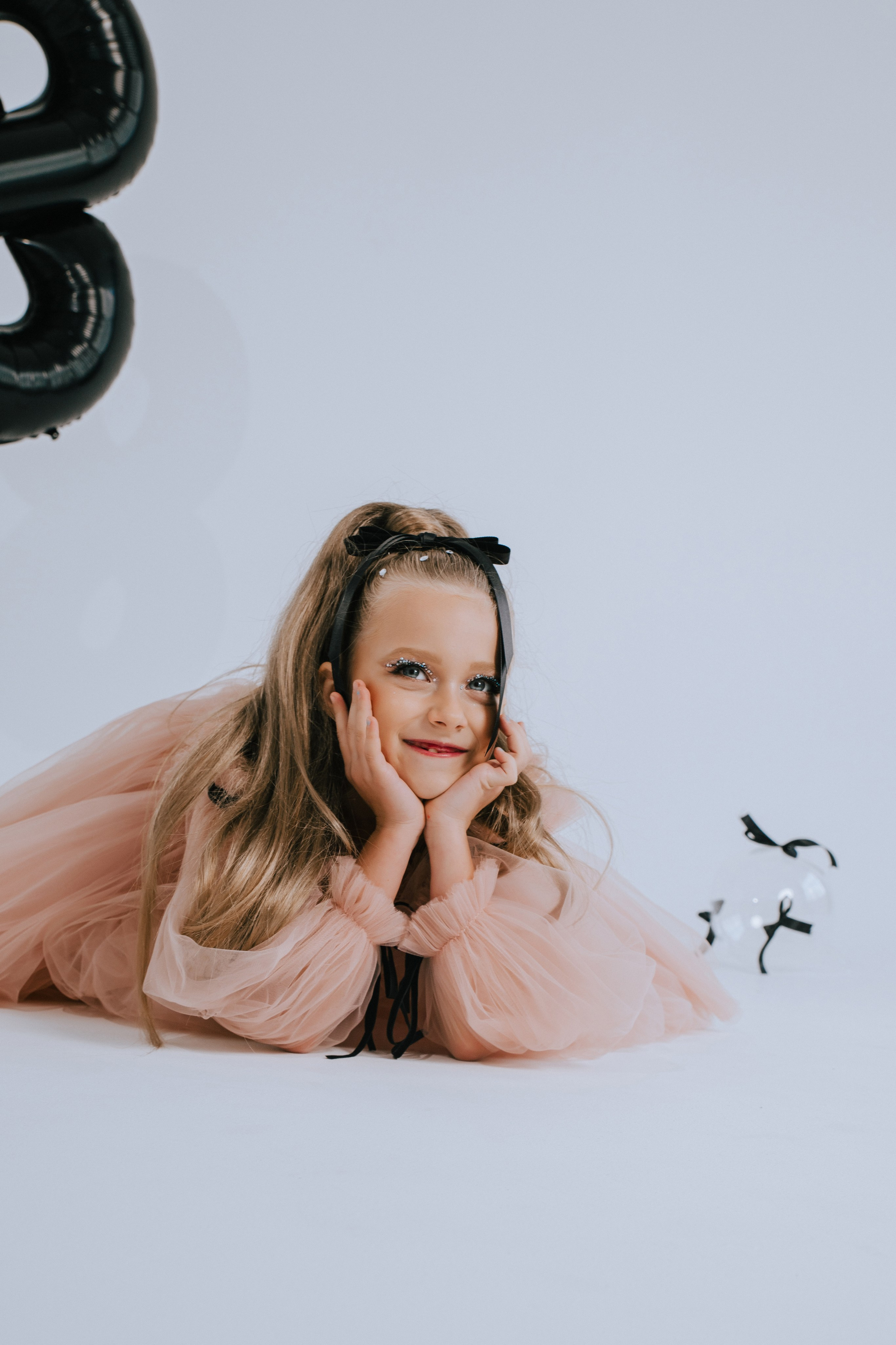 Мира. Фотограф Ярмишко Дарья. Выпускные фотокниги