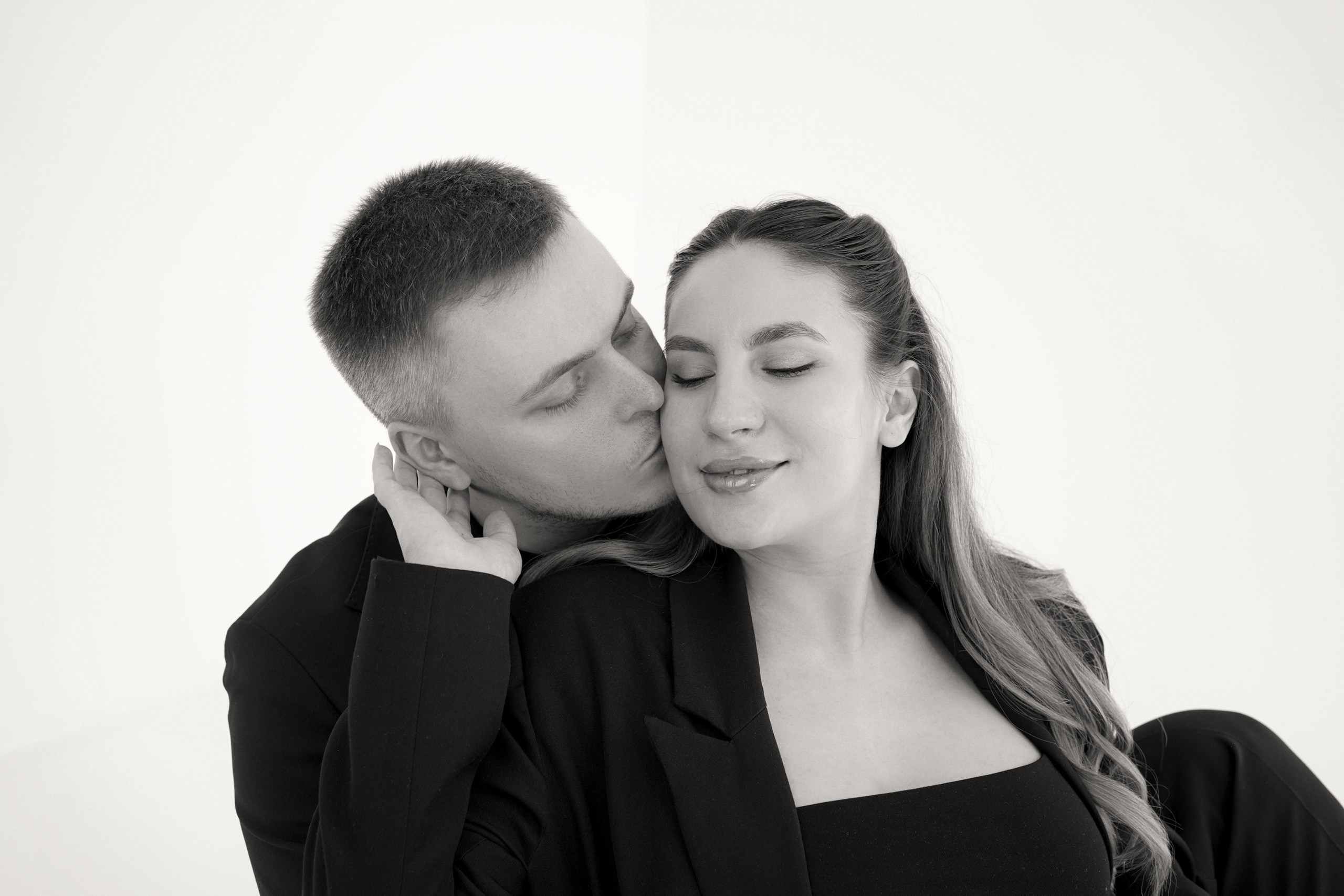 Беременная фотосессия в фотостудии Modo. Фотограф Ростов-на-Дону Алёна Чёботова. Свадебный фотограф в Ростове-на-Дону. Таинство Крещения и Венчания, семейные фотосессии. Алёна Чёботова