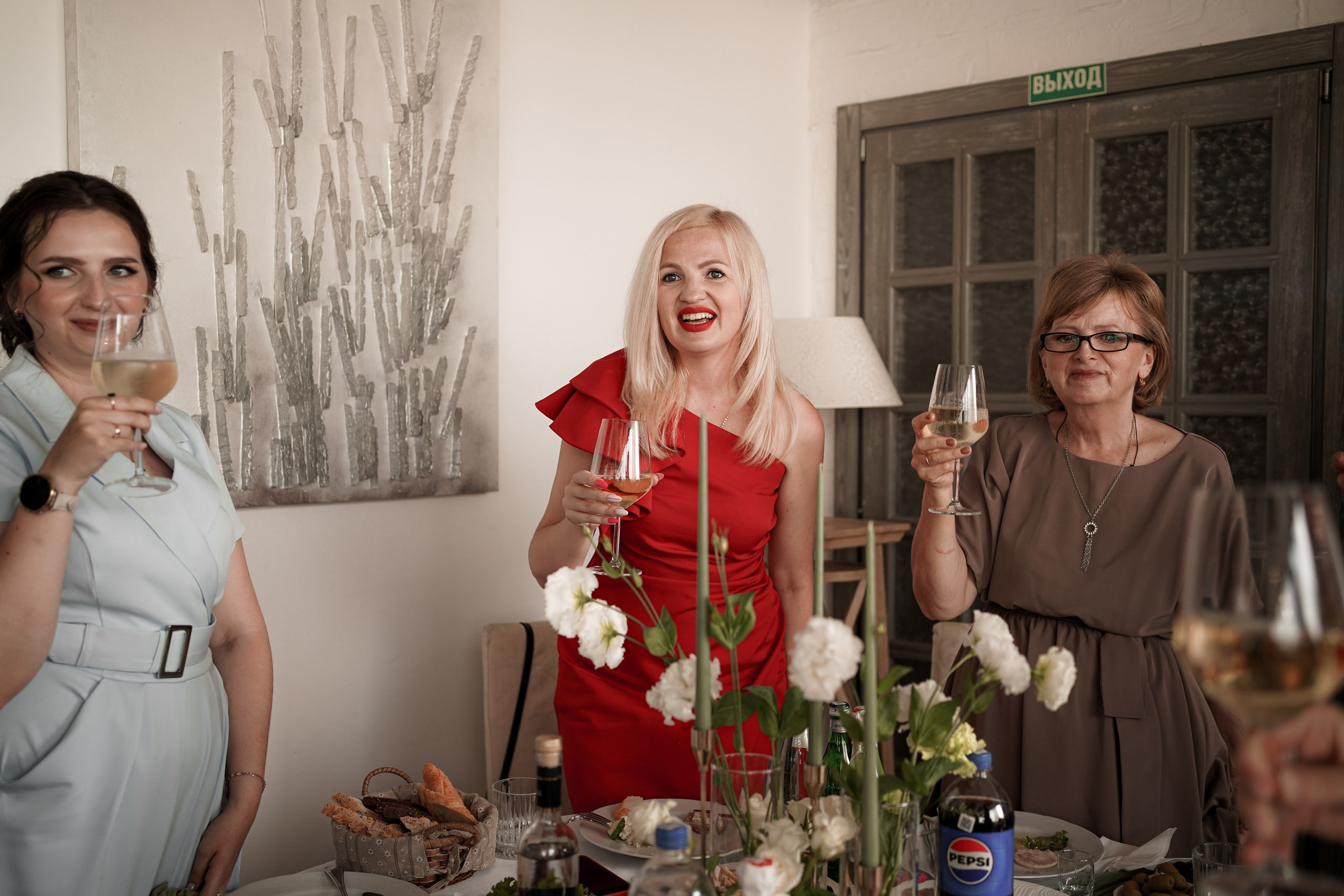 Свадебная фотосессия банкета в Ростове-на-Дону. Выездная регистрация. Свадебный фотограф в Ростове-на-Дону. Таинство Крещения и Венчания, семейные фотосессии. Алёна Чёботова