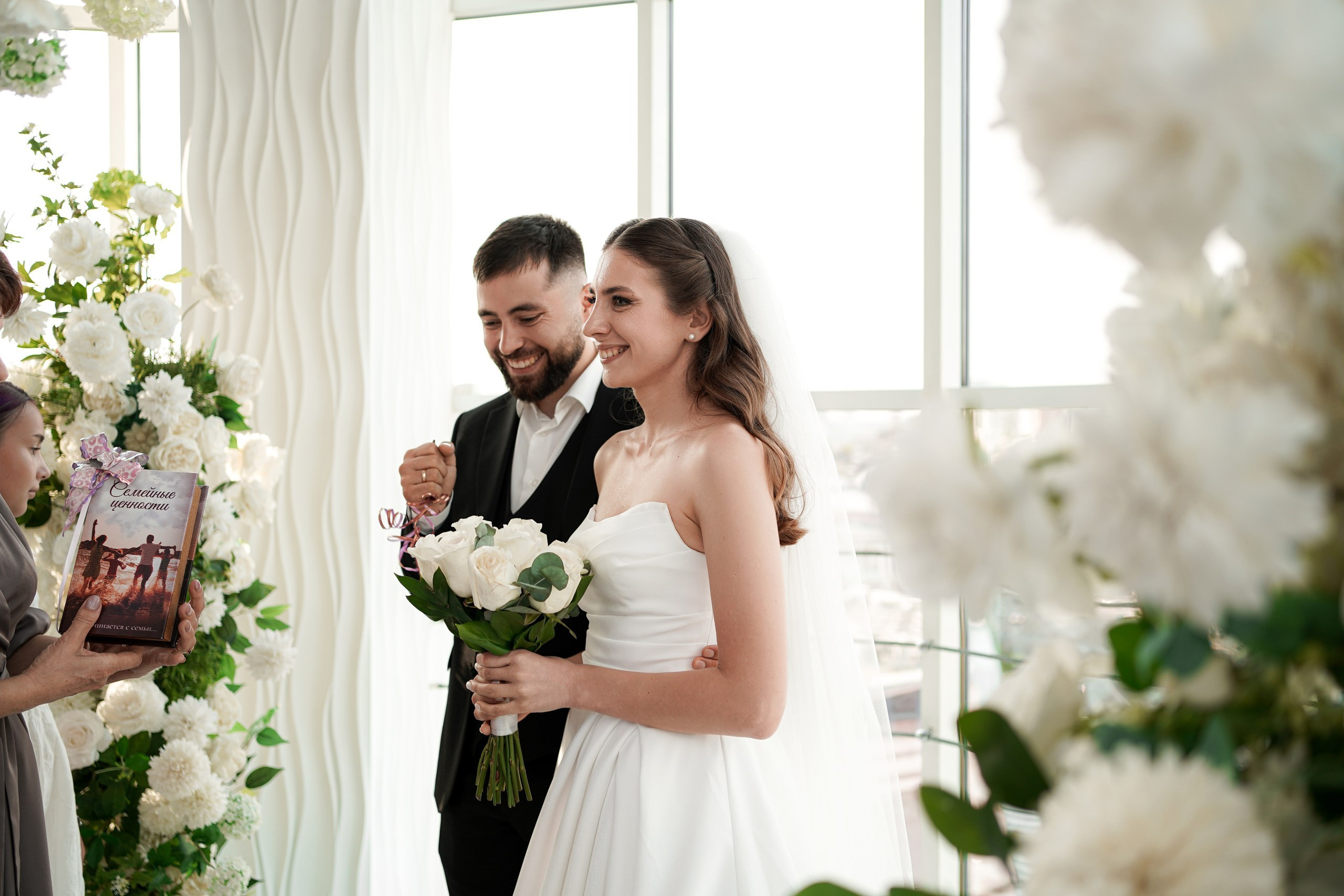 Свадебная фотосессия банкета в Ростове-на-Дону. Выездная регистрация. Свадебный фотограф в Ростове-на-Дону. Таинство Крещения и Венчания, семейные фотосессии. Алёна Чёботова