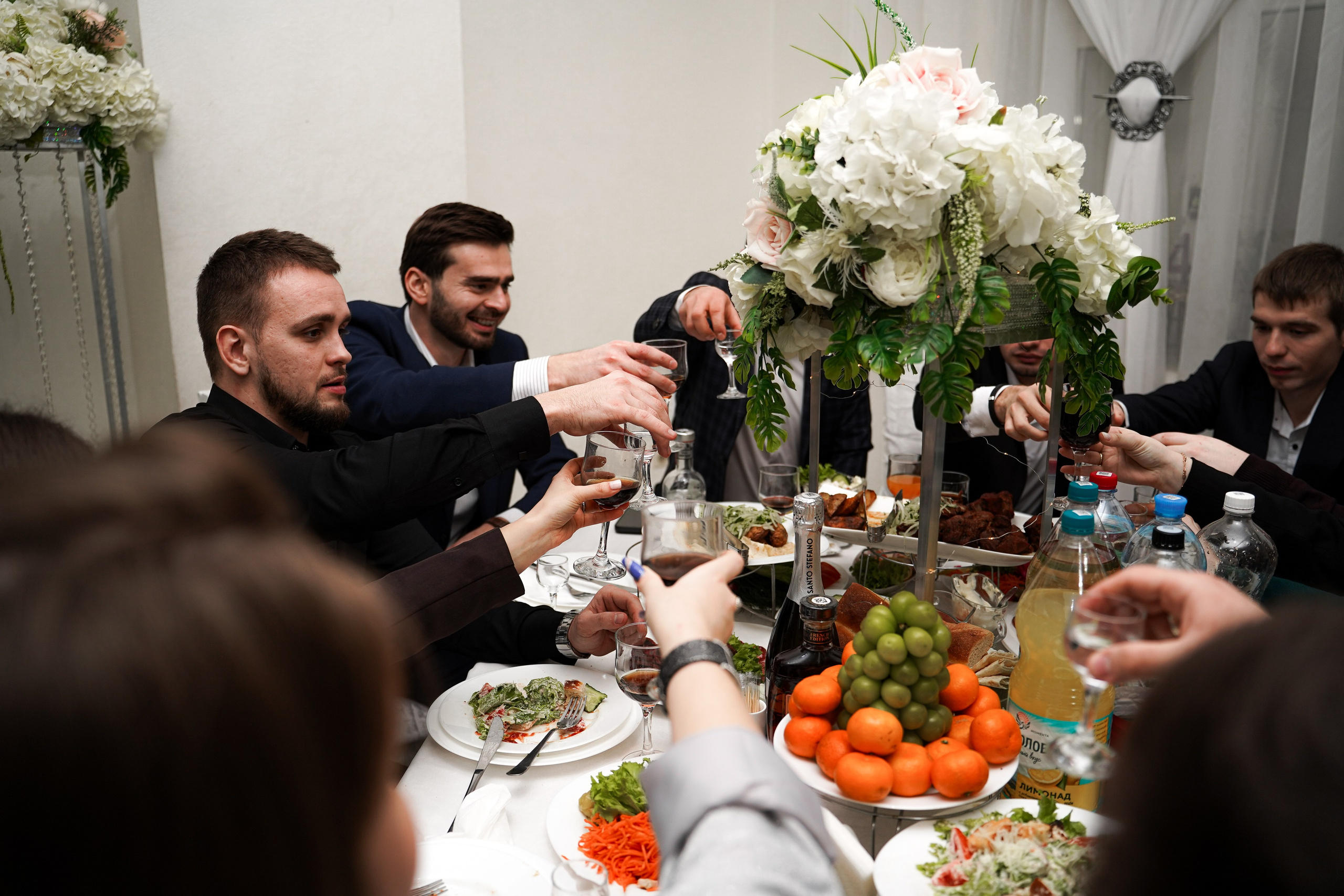 Свадебный банкет в ресторане «Верона». Свадебный фотограф в Ростове-на-Дону. Таинство Крещения и Венчания, семейные фотосессии. Алёна Чёботова