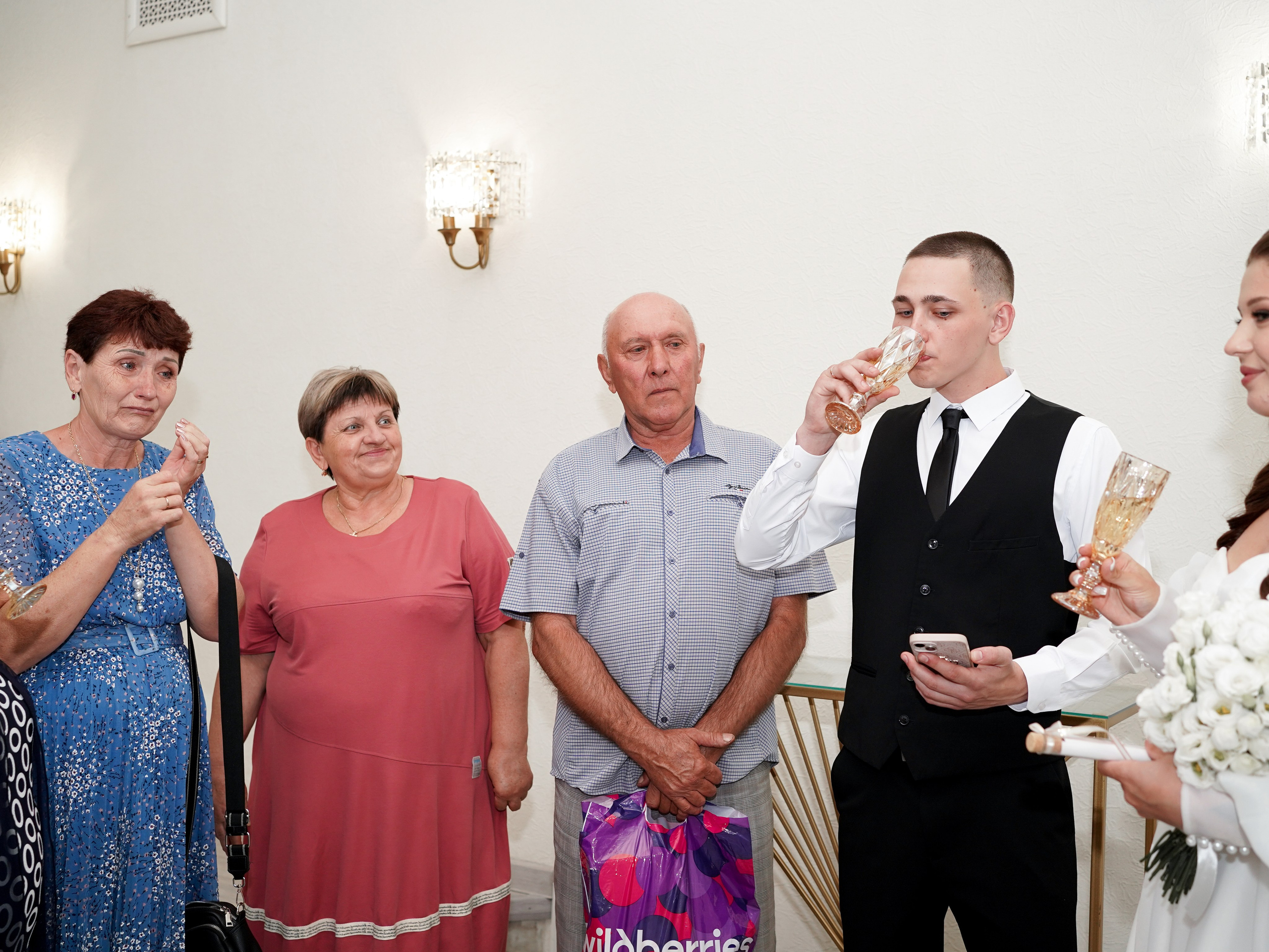 Свадебная фотосессия в Пролетарском ЗАГСе. Свадебный фотограф в Ростове-на-Дону. Таинство Крещения и Венчания, семейные фотосессии. Алёна Чёботова