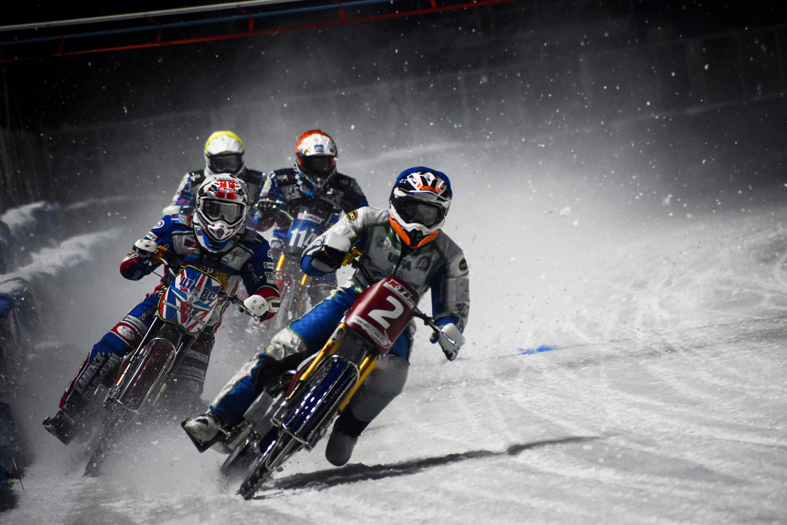 Ледовый спидвей 2025. Голосов Дмитрий — автоспортивный фотограф