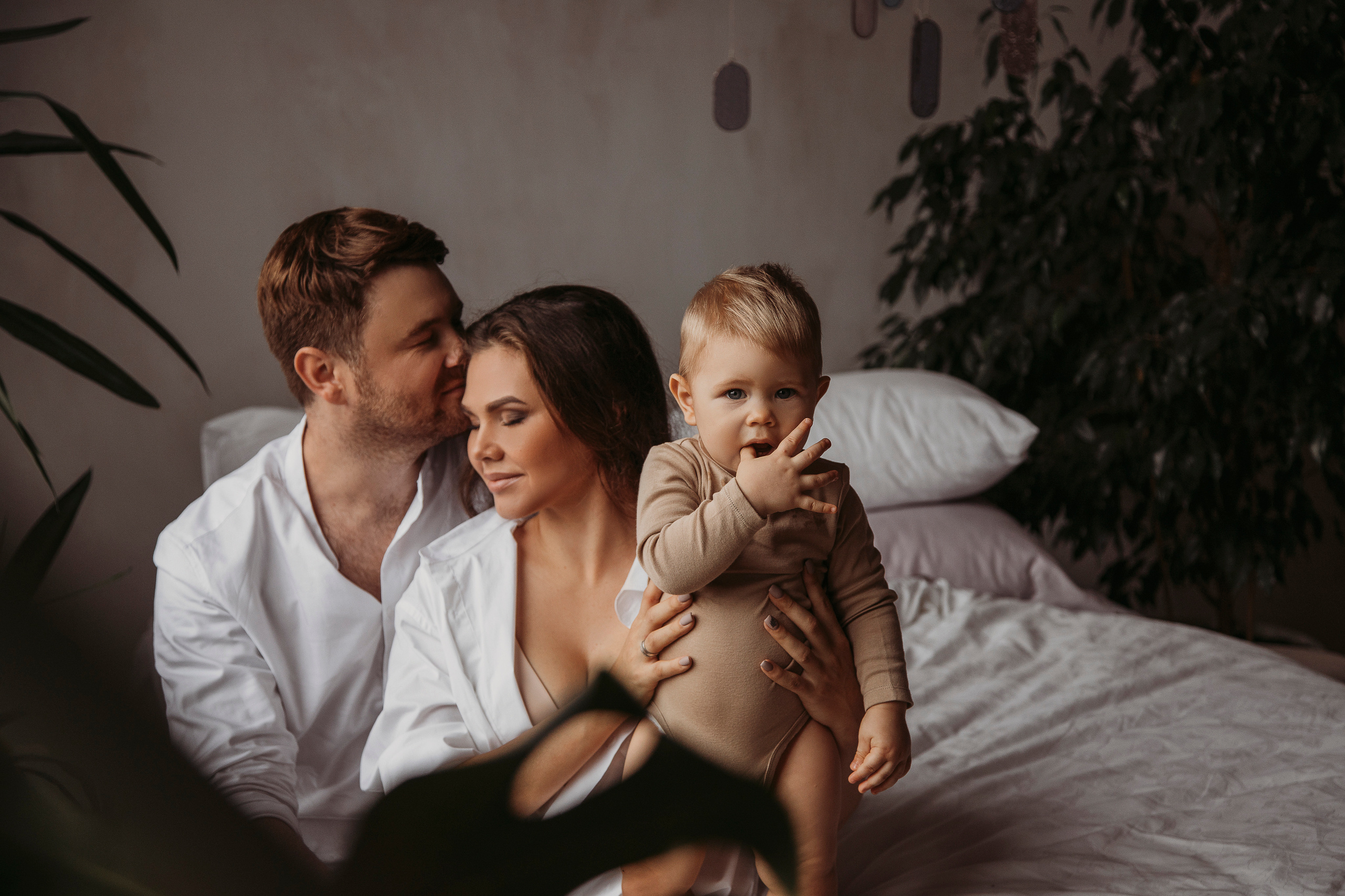 Семейная фотосессия в студии. Семейный фотограф в Краснодаре Коломыцева Евгения