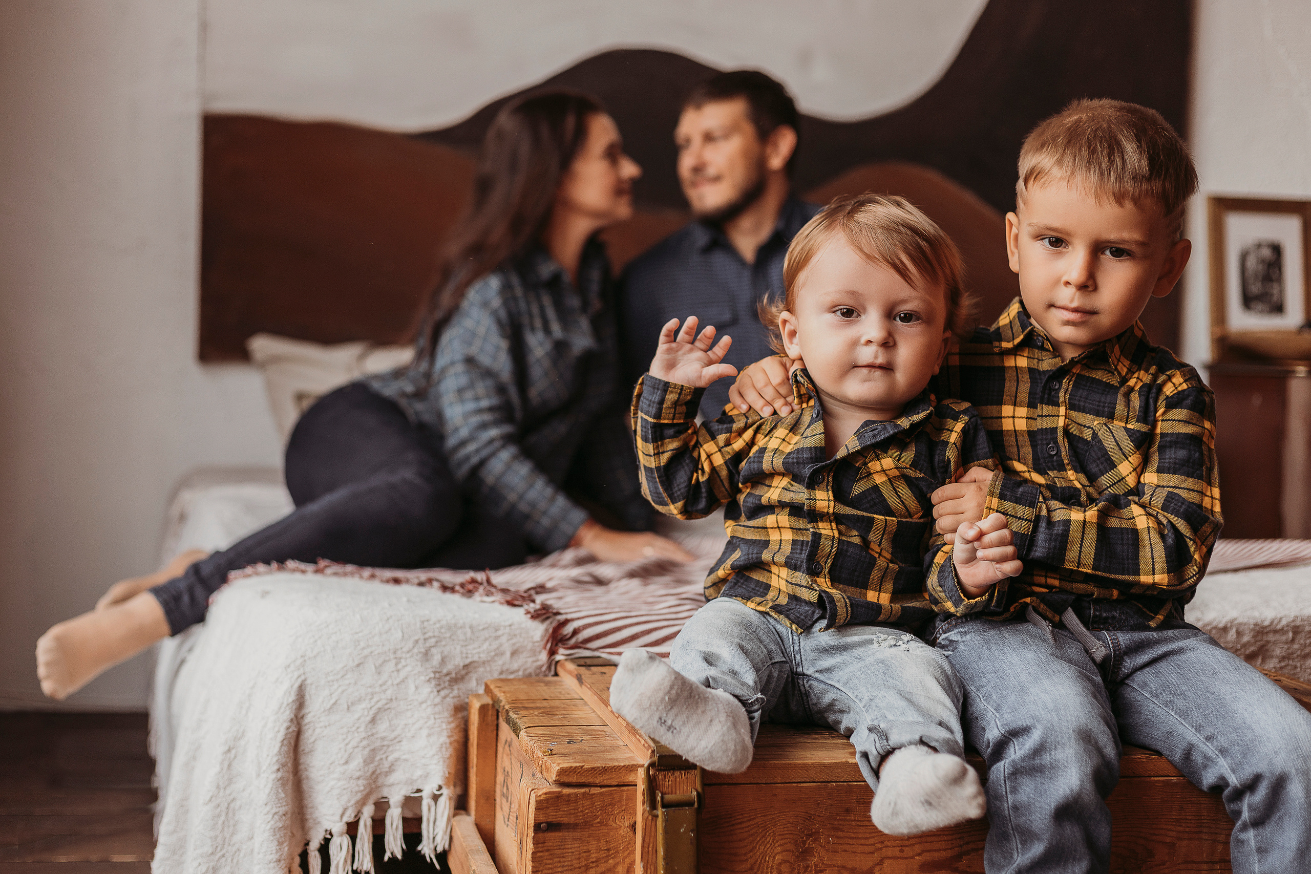 Семейная фотосессия в студии. Семейный фотограф в Краснодаре Коломыцева Евгения