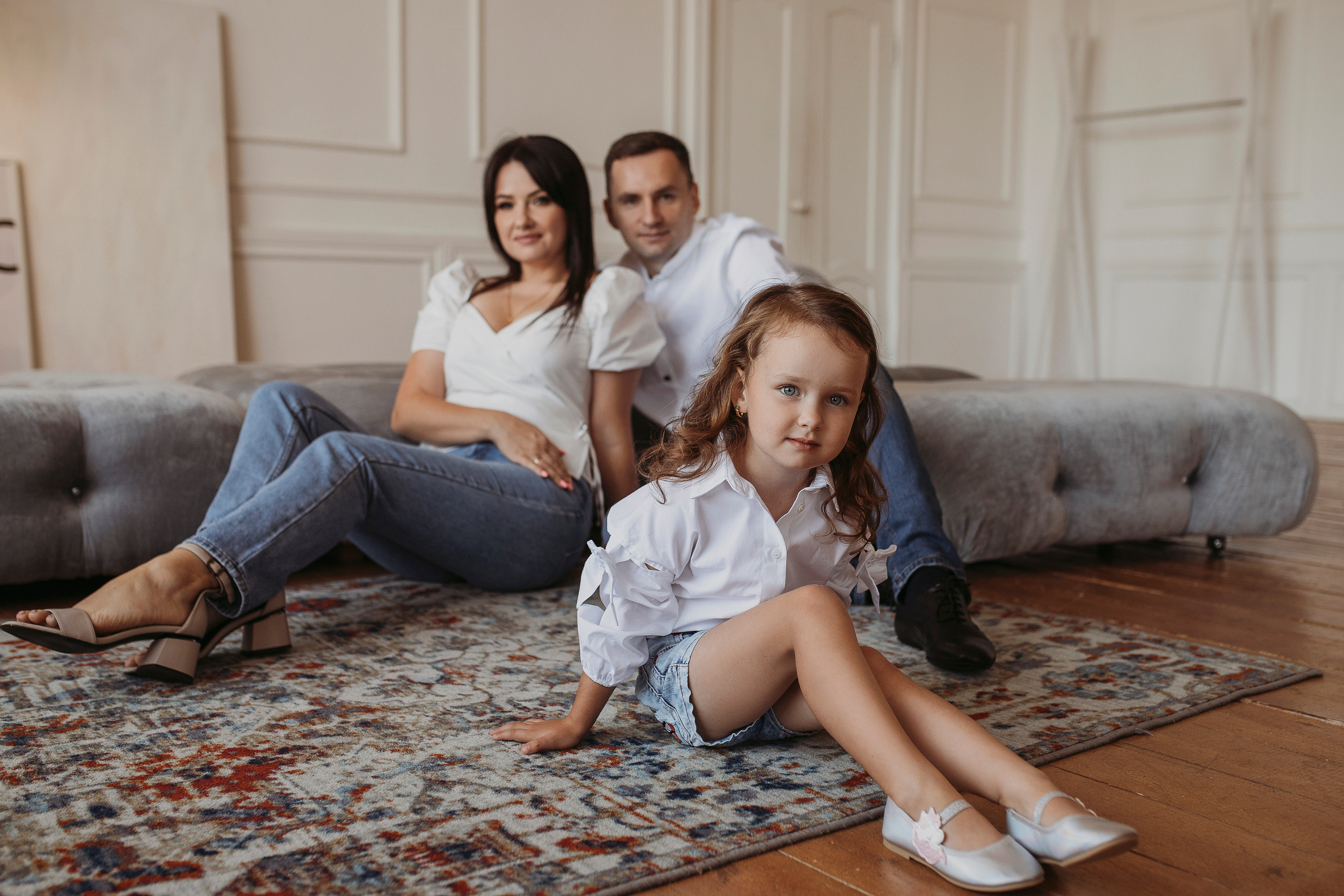 Семейная фотосессия в студии. Семейный фотограф в Краснодаре Коломыцева Евгения