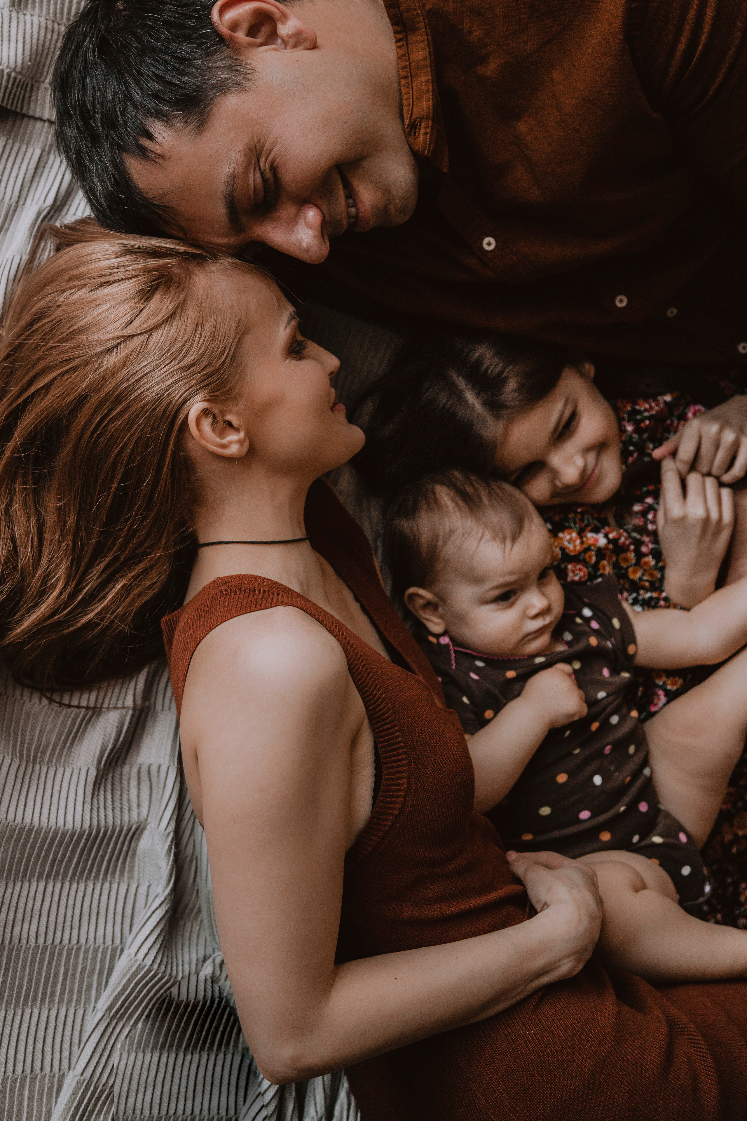 Семейная фотосессия в студии. Семейный фотограф в Краснодаре Коломыцева Евгения