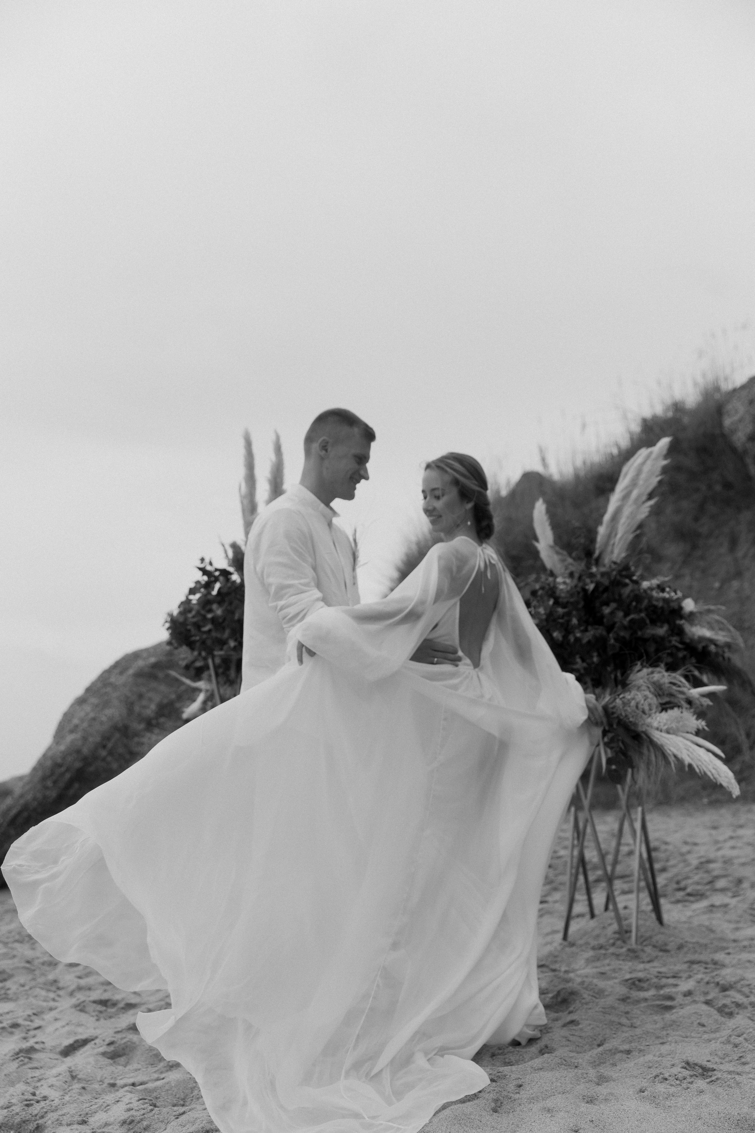 На берегу моря…. СВАДЕБНЫЙ ФОТОГРАФ В КРЫМУ И СЕВАСТОПОЛЕ