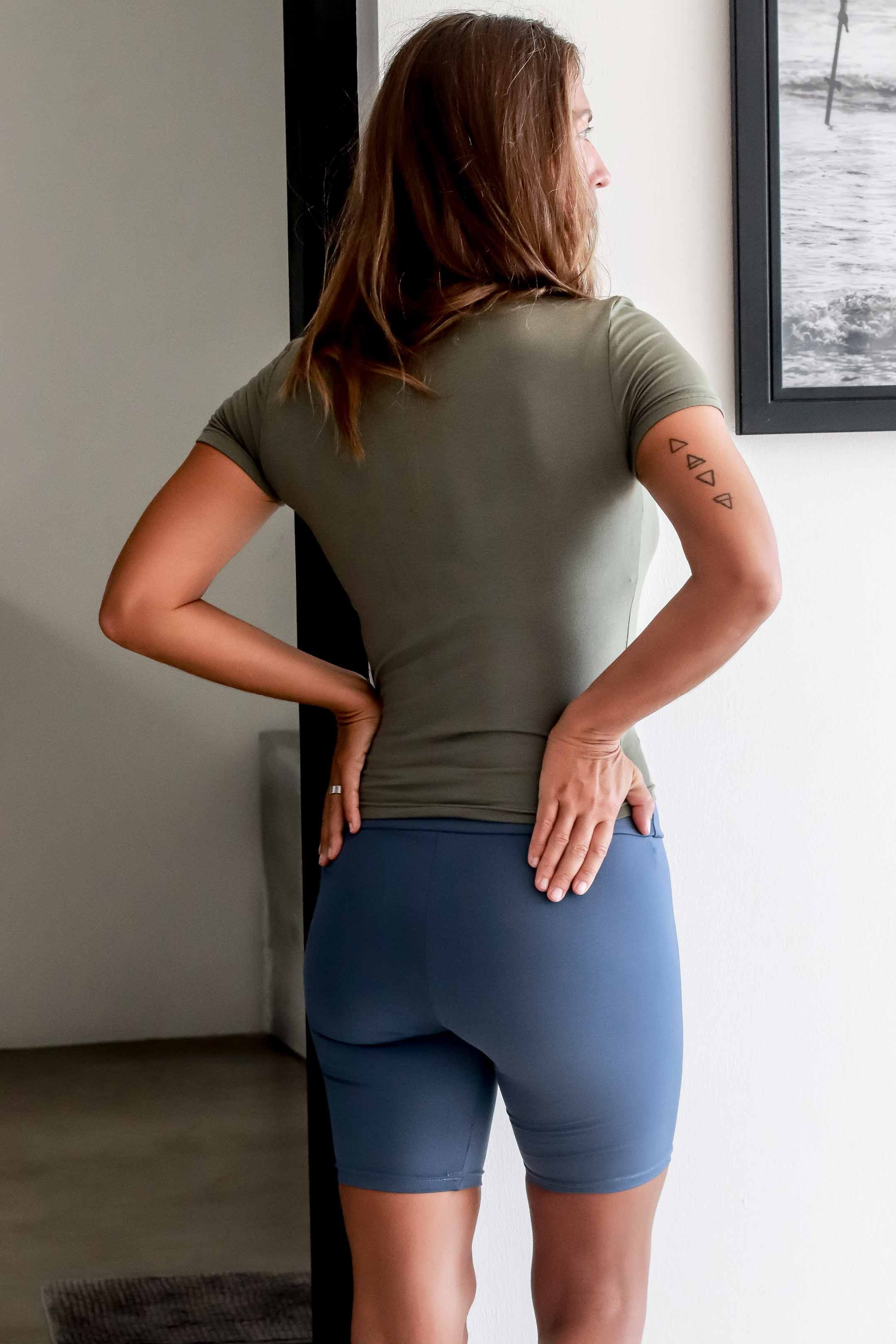 Коллекция спортивной одежды и купальников. Фотограф на Шри-Ланке