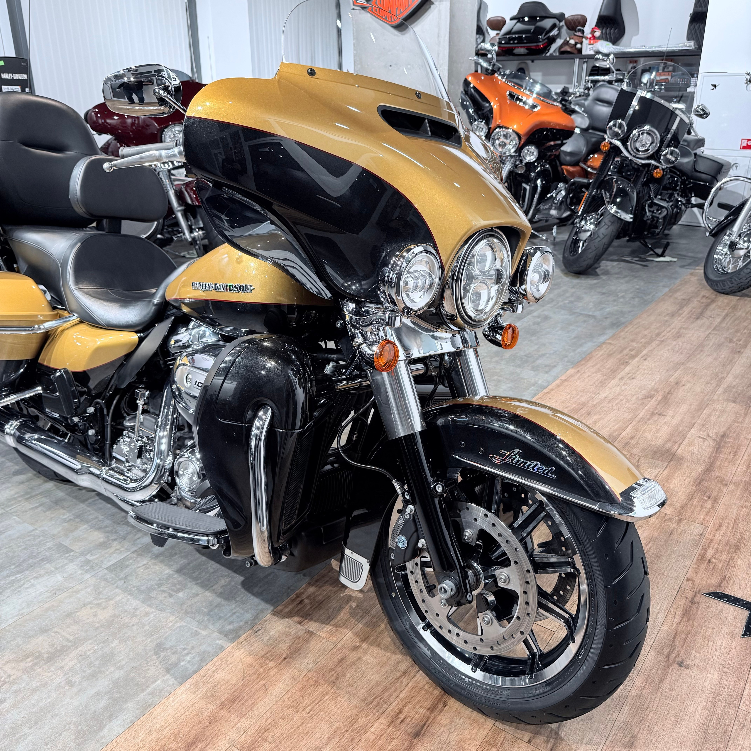 2017 Elеctra Glide Ultra Limited 107 Вlасk Hills Gold. Hello Davidson, Москва. Только хорошие мотоциклы…