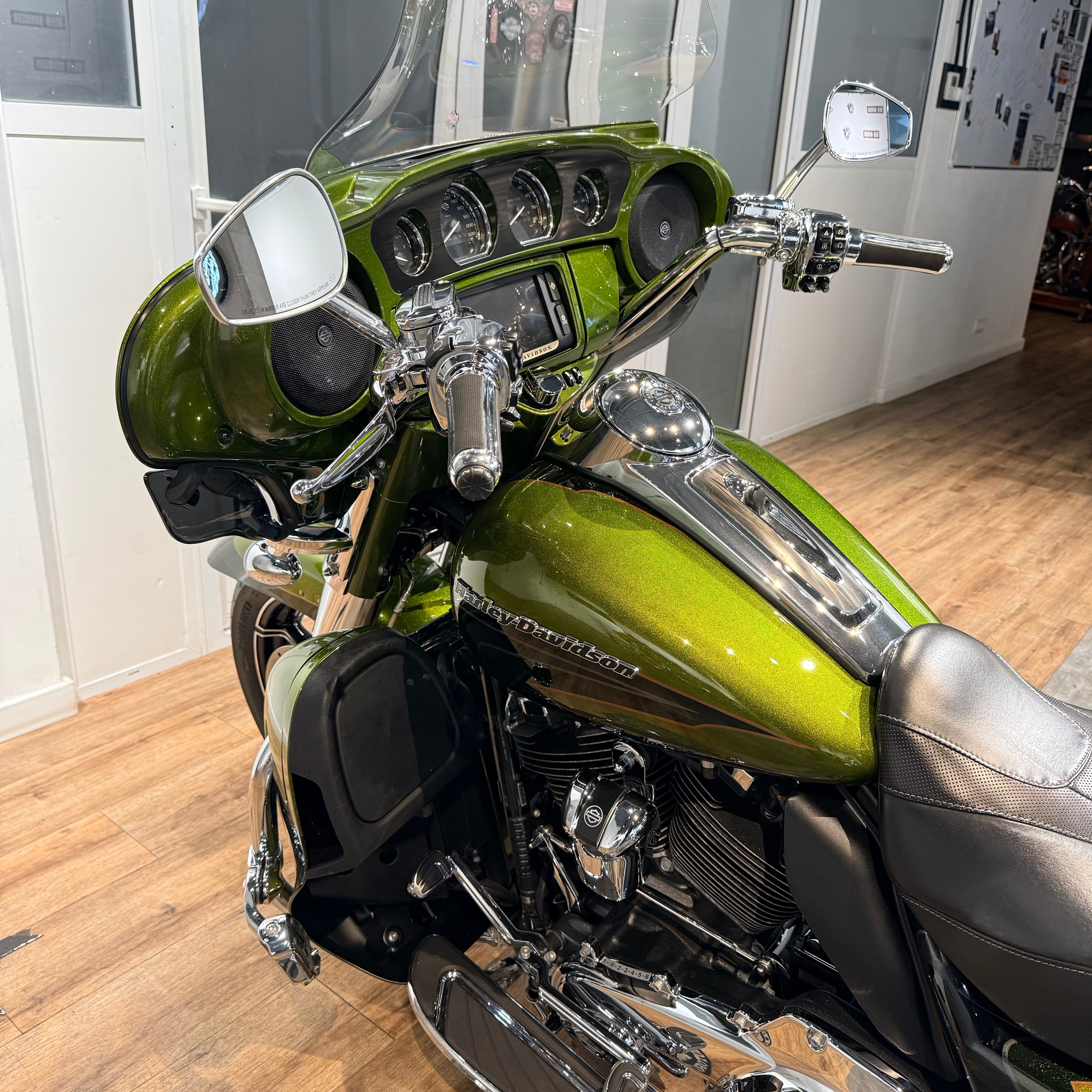 2017 CVO Electra Glide Spiked Olive Serpentine Green. Hello Davidson, Москва. Только хорошие мотоциклы…
