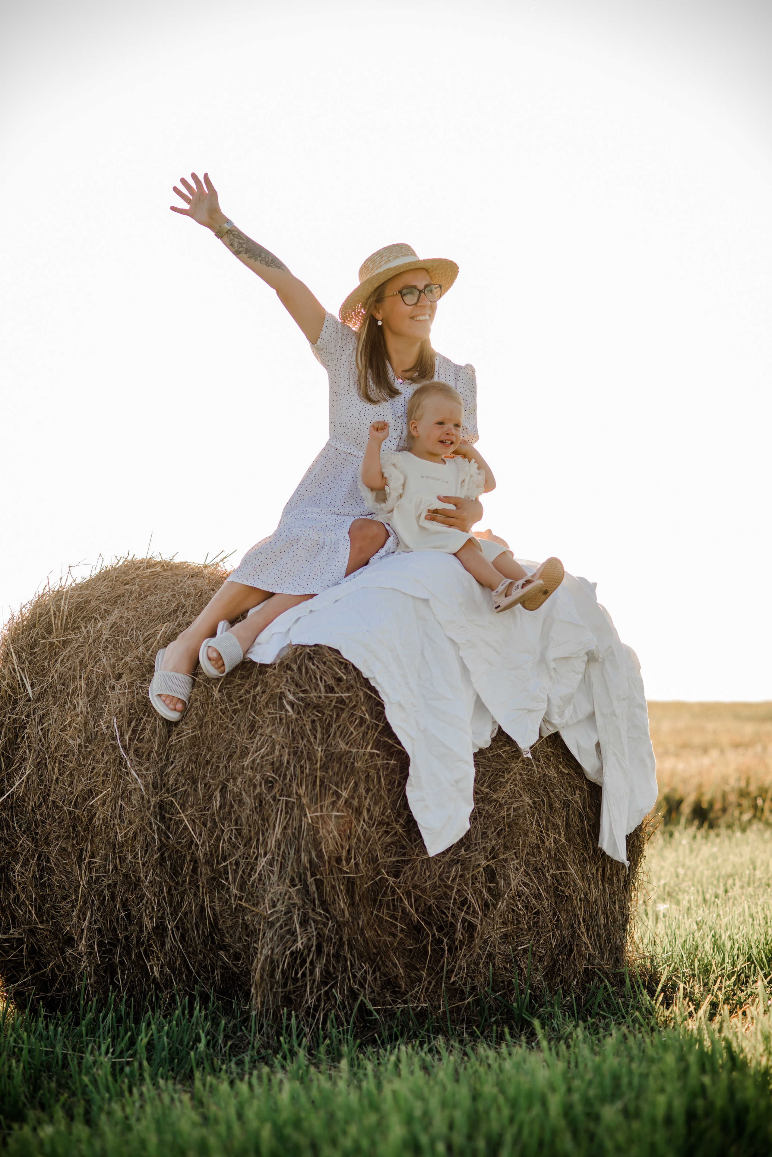 Семья в поле. Свадебный и семейный фотограф Евгения Кононова