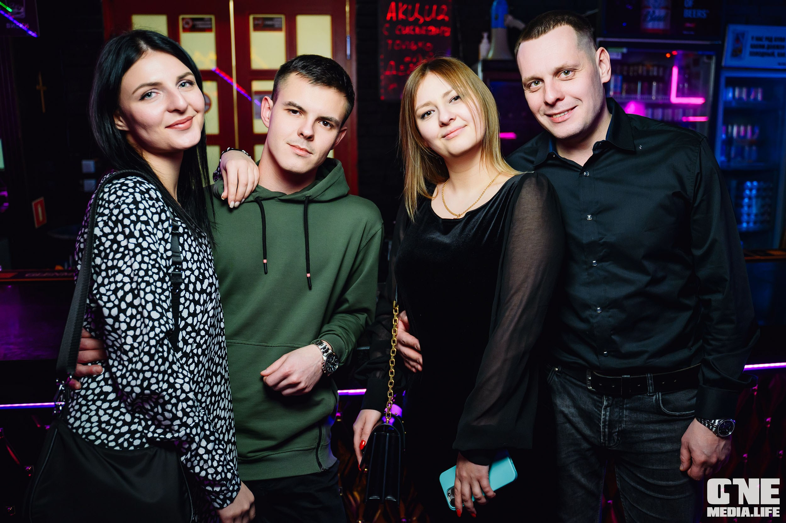 Пятничная туса в XxxX. One Media Life: фоторепортажи, фотоотчеты с мероприятий и заведений