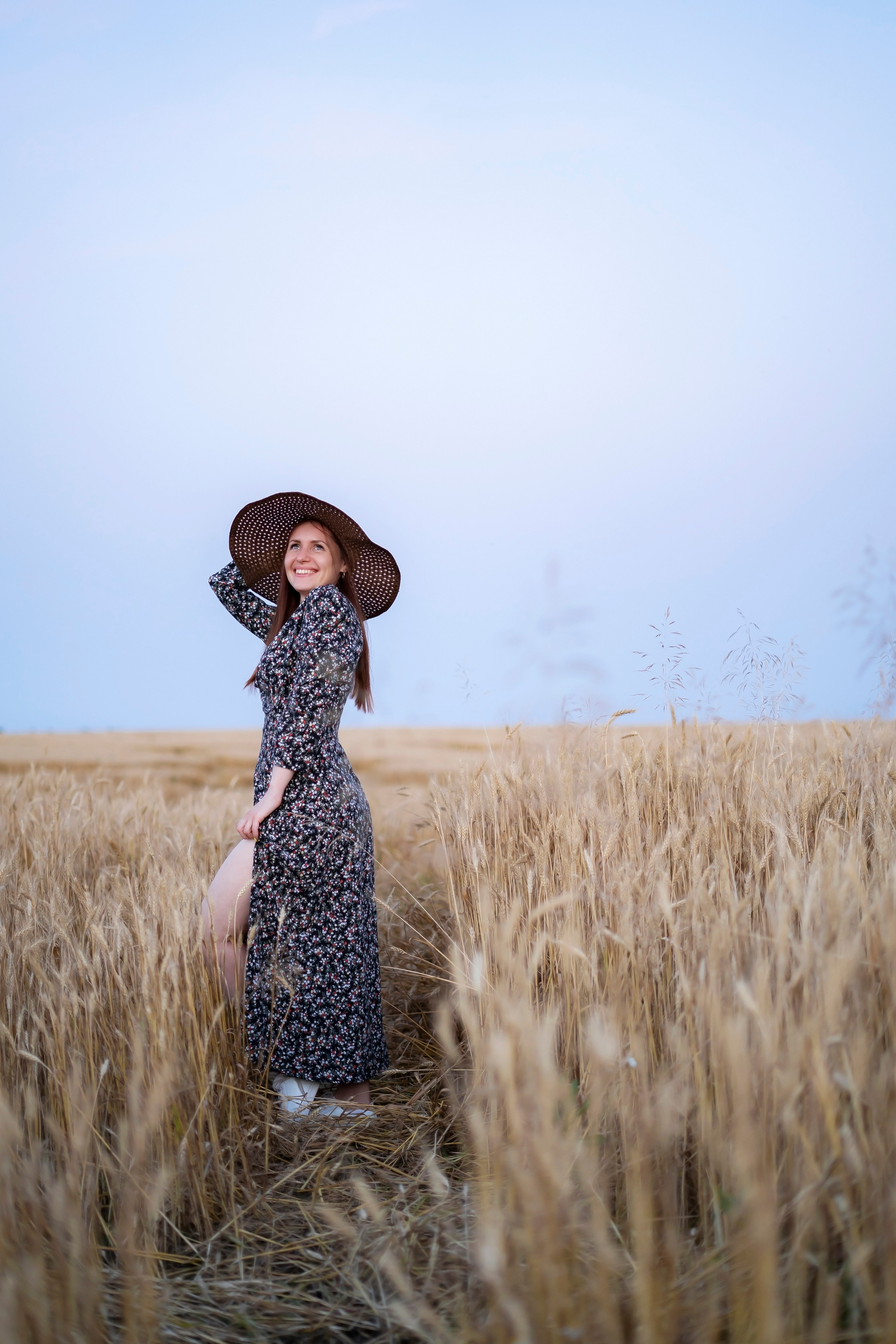 Наталия и Юлия (фотосессия в пшенице). Фотограф Вера Зверуго в Орле