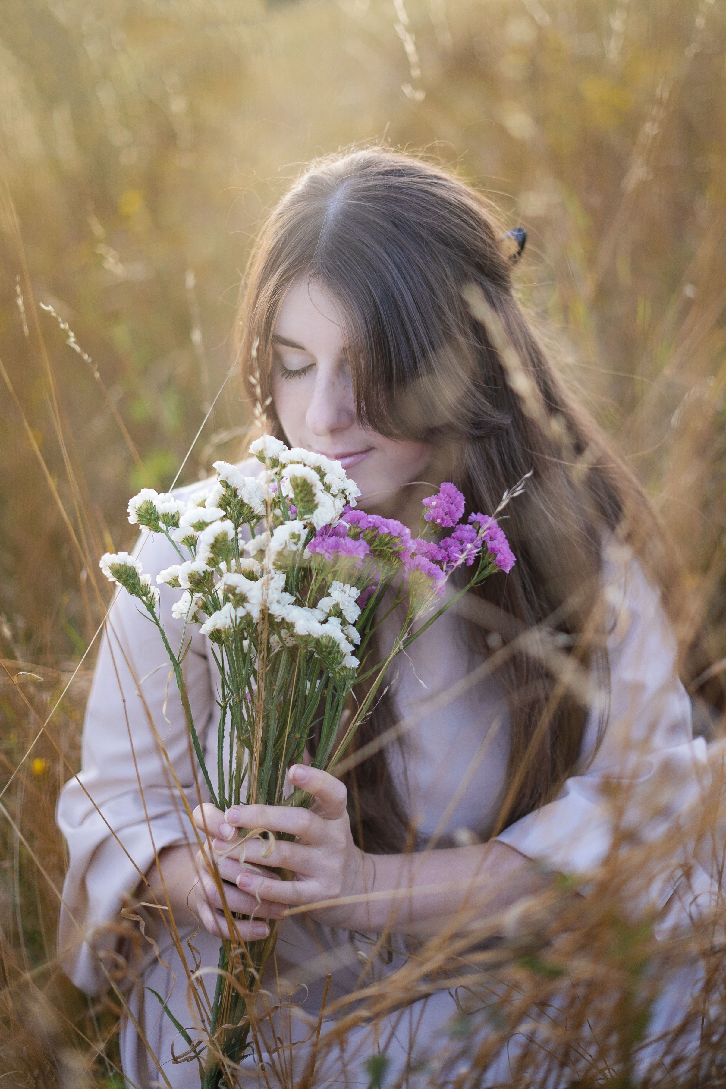 Александра (фотосессия в поле). Фотограф Вера Зверуго в Орле