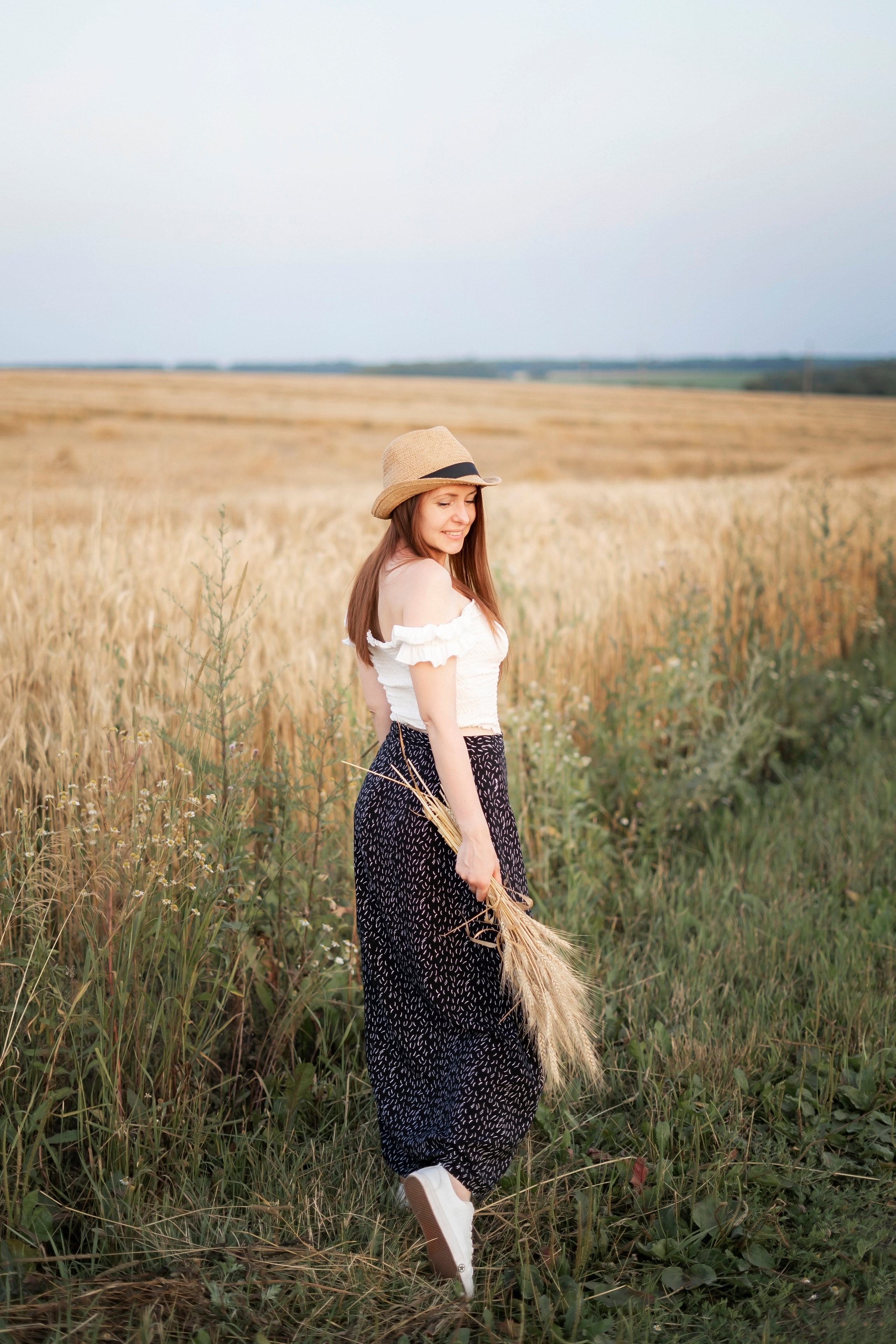 Наталия и Юлия (фотосессия в пшенице). Фотограф Вера Зверуго в Орле