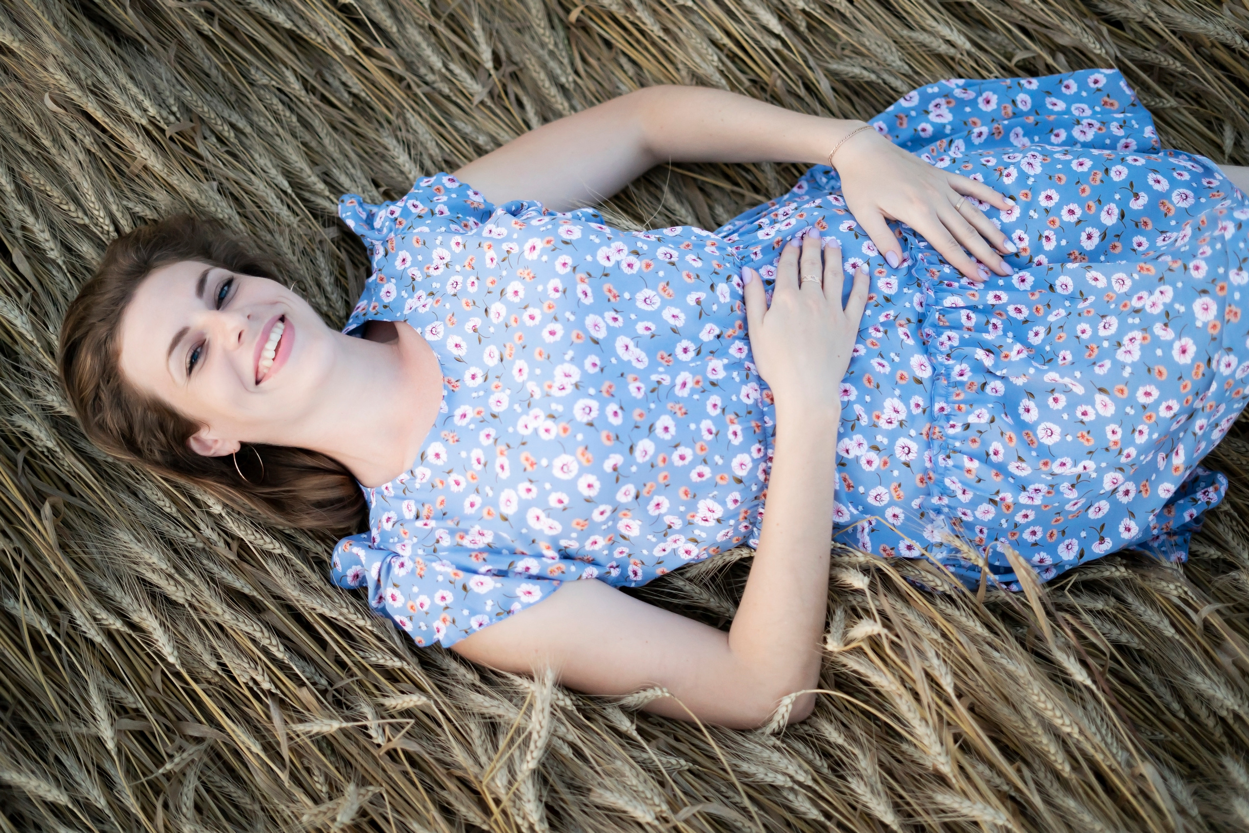 Наталия и Юлия (фотосессия в пшенице). Фотограф Вера Зверуго в Орле