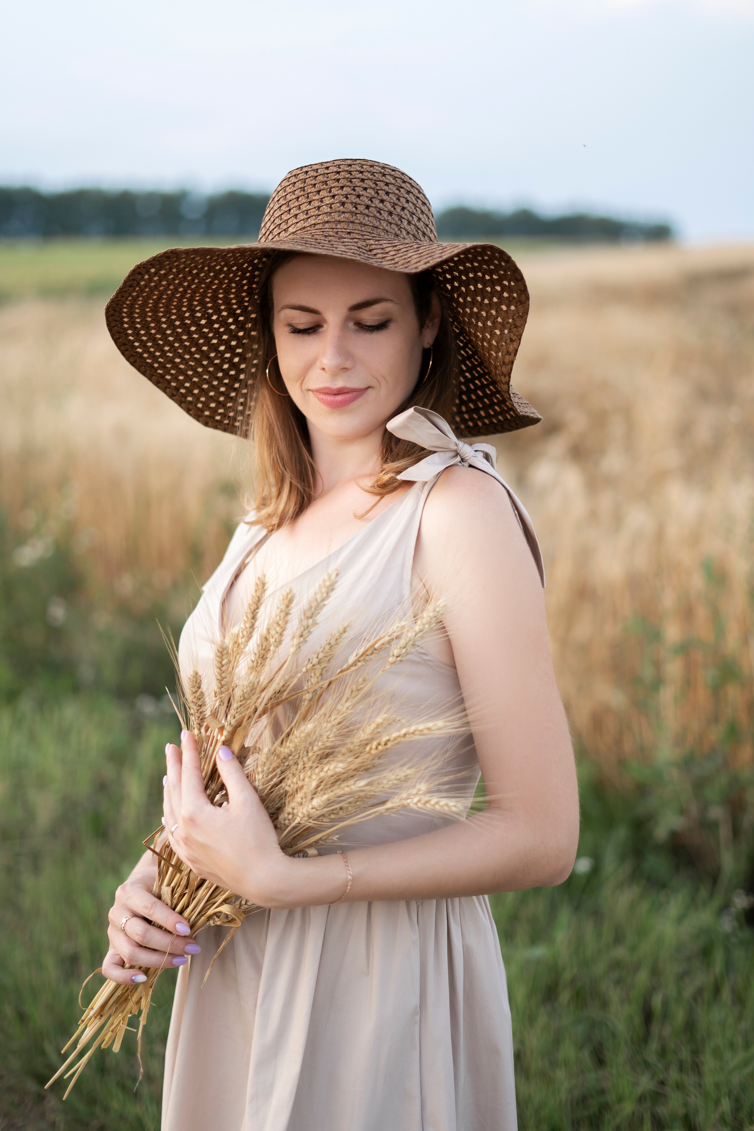 Наталия и Юлия (фотосессия в пшенице). Фотограф Вера Зверуго в Орле