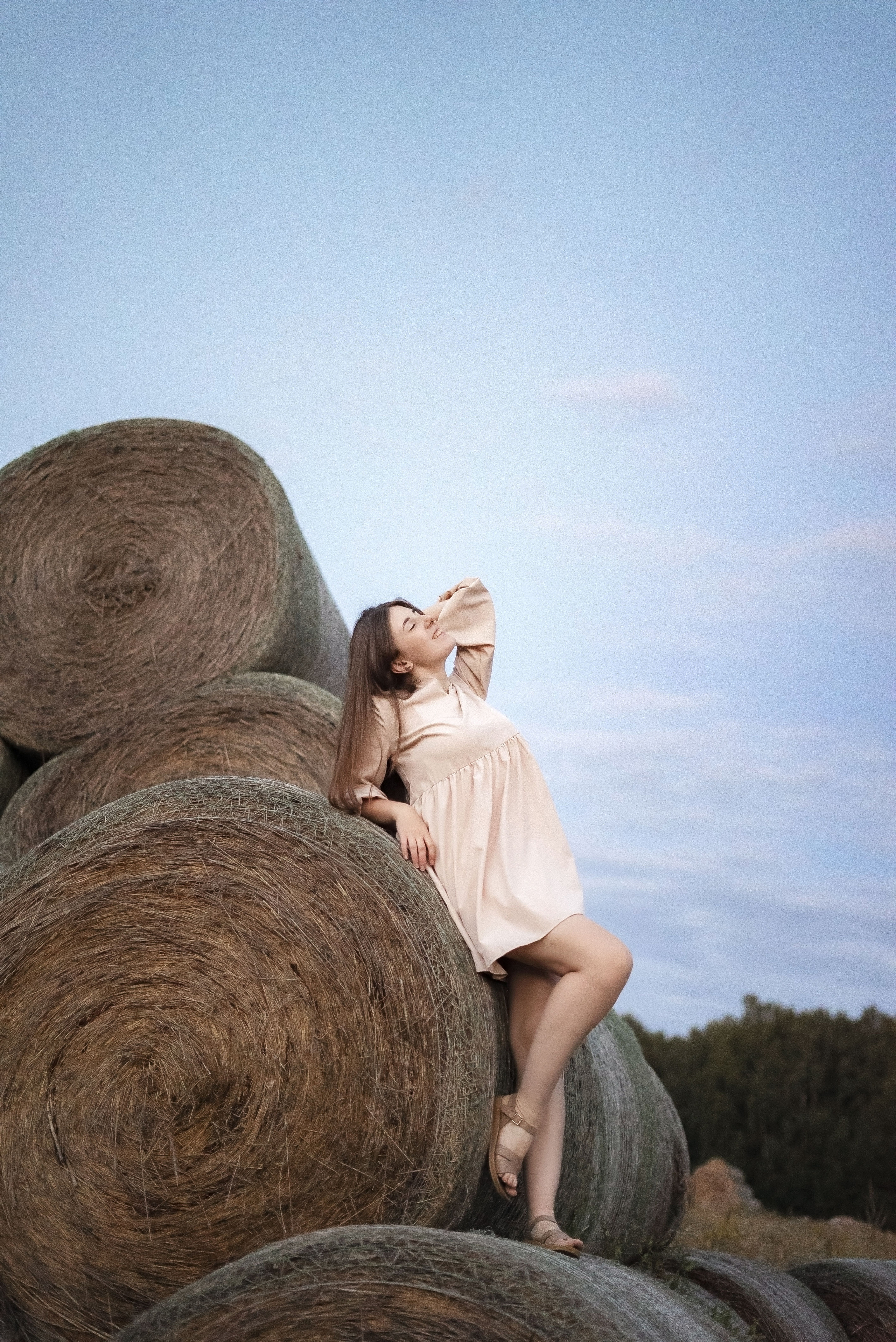 Александра (фотосессия в поле). Фотограф Вера Зверуго в Орле