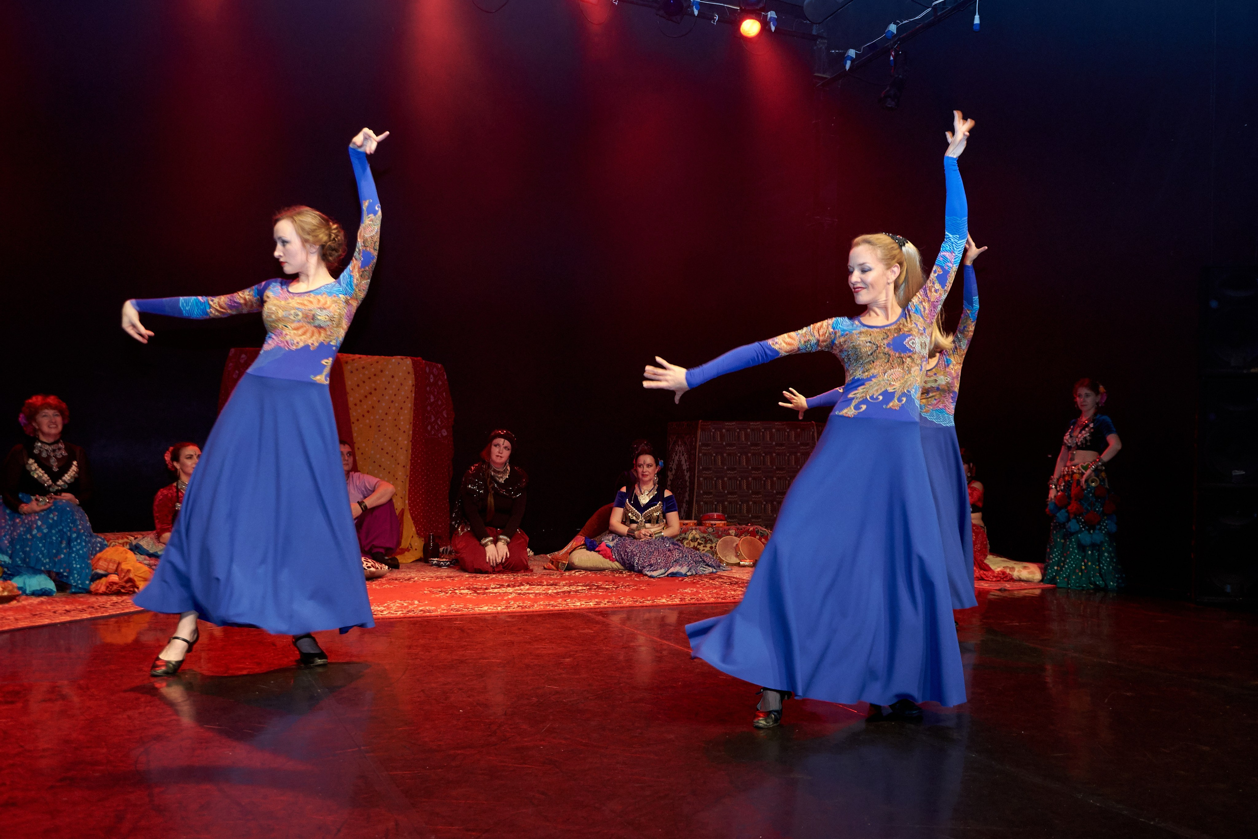 Город танцующего народа. Ольга Чёкотова (Фотограф Кострома)