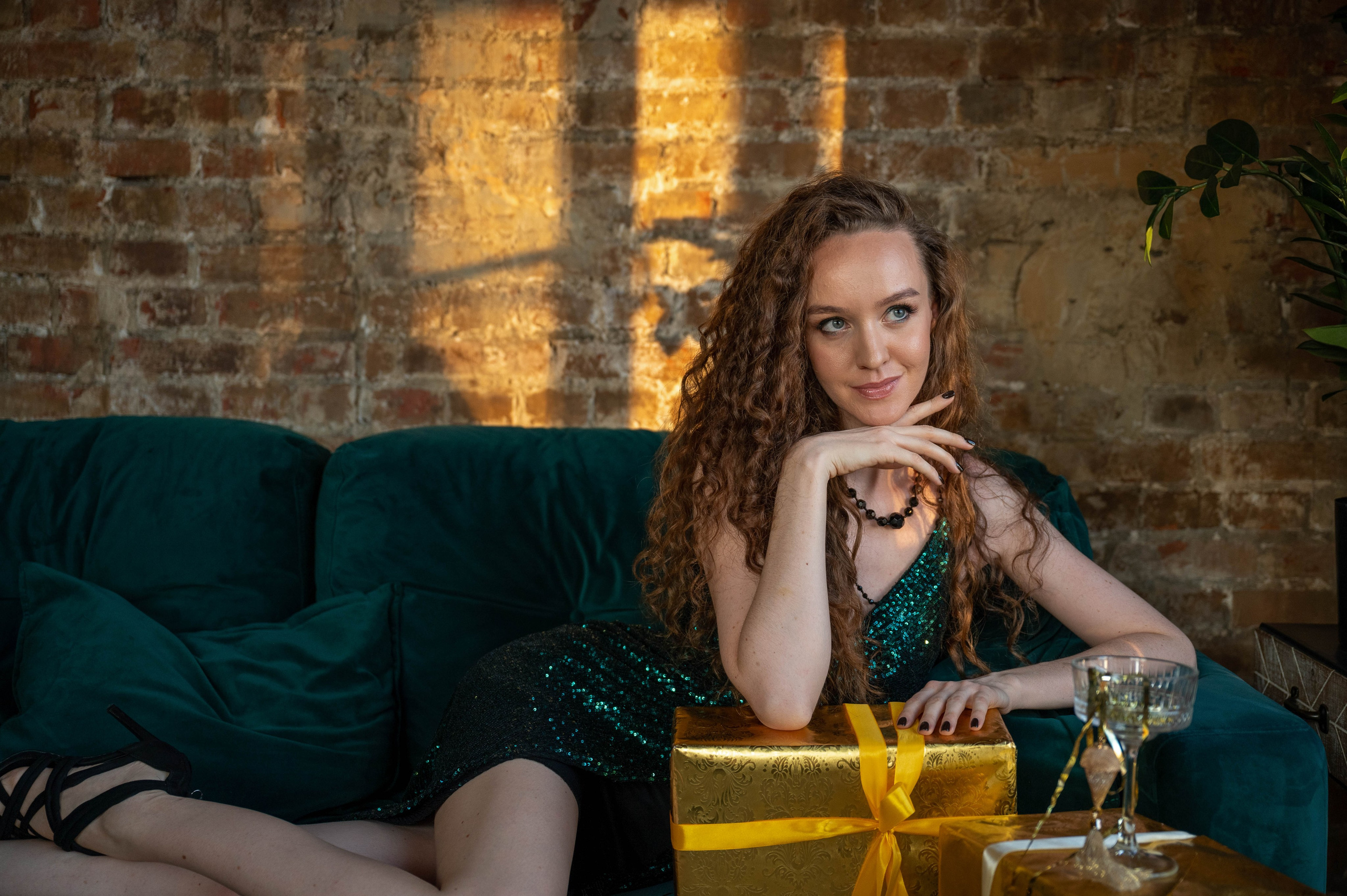 Новый год девушка. Семейный и контент фотограф в Москве Alira