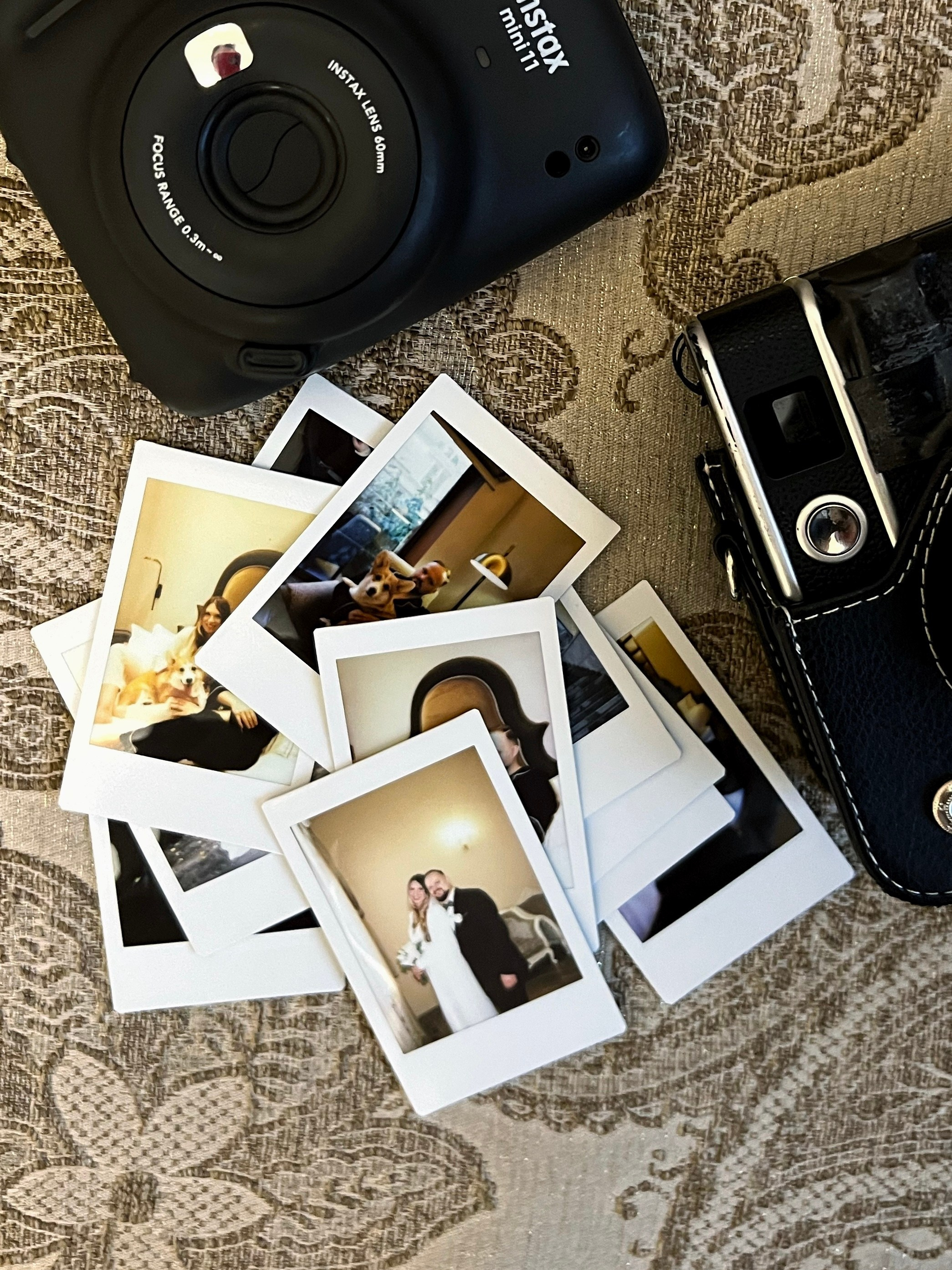 Кадры на инстакс instax моментальная фотография. Фотограф про чувства, моменты, любовь. свадебный и портретный фотограф