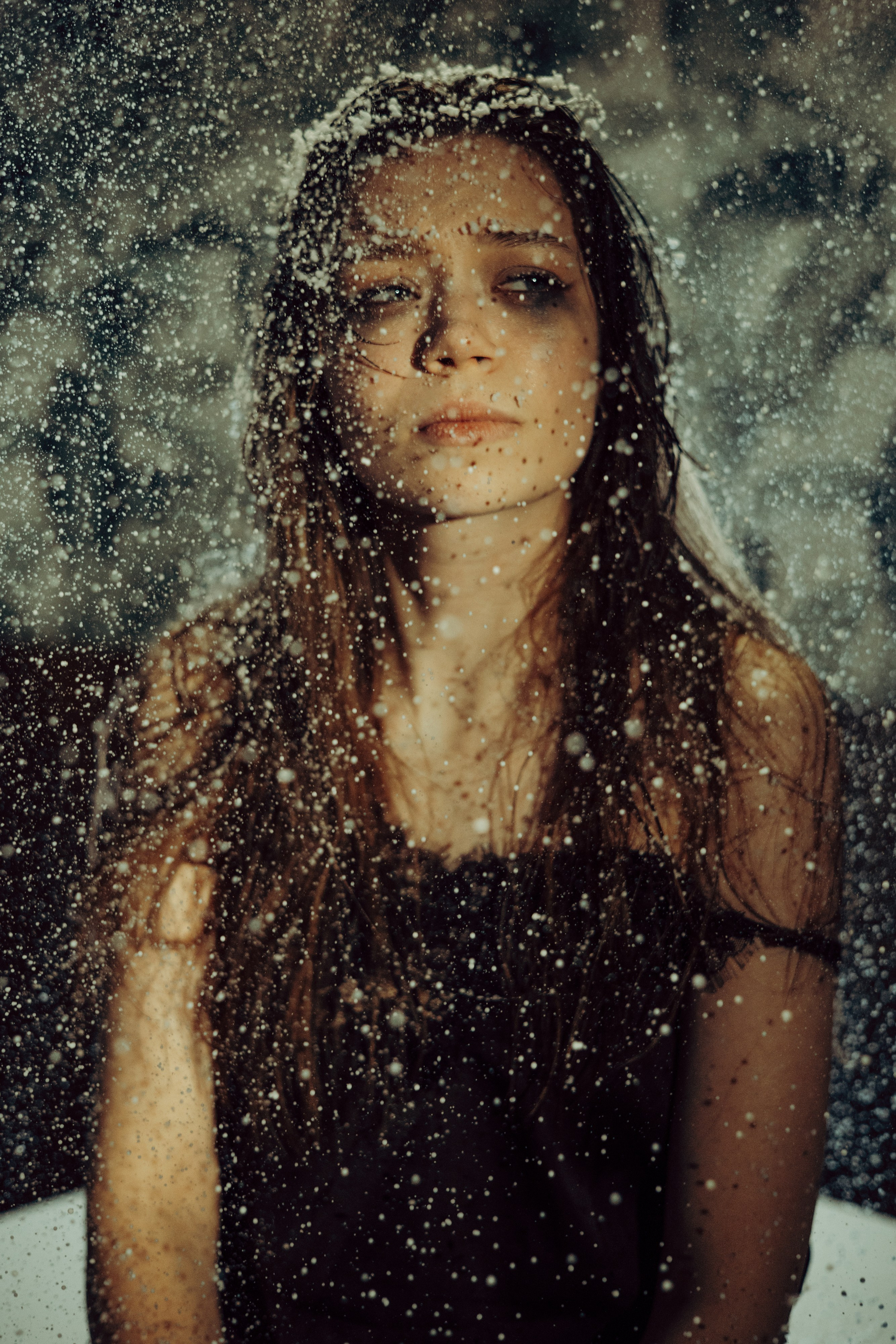 Излом. Портретный фотограф Лакшин Денис. Истории через фотографию