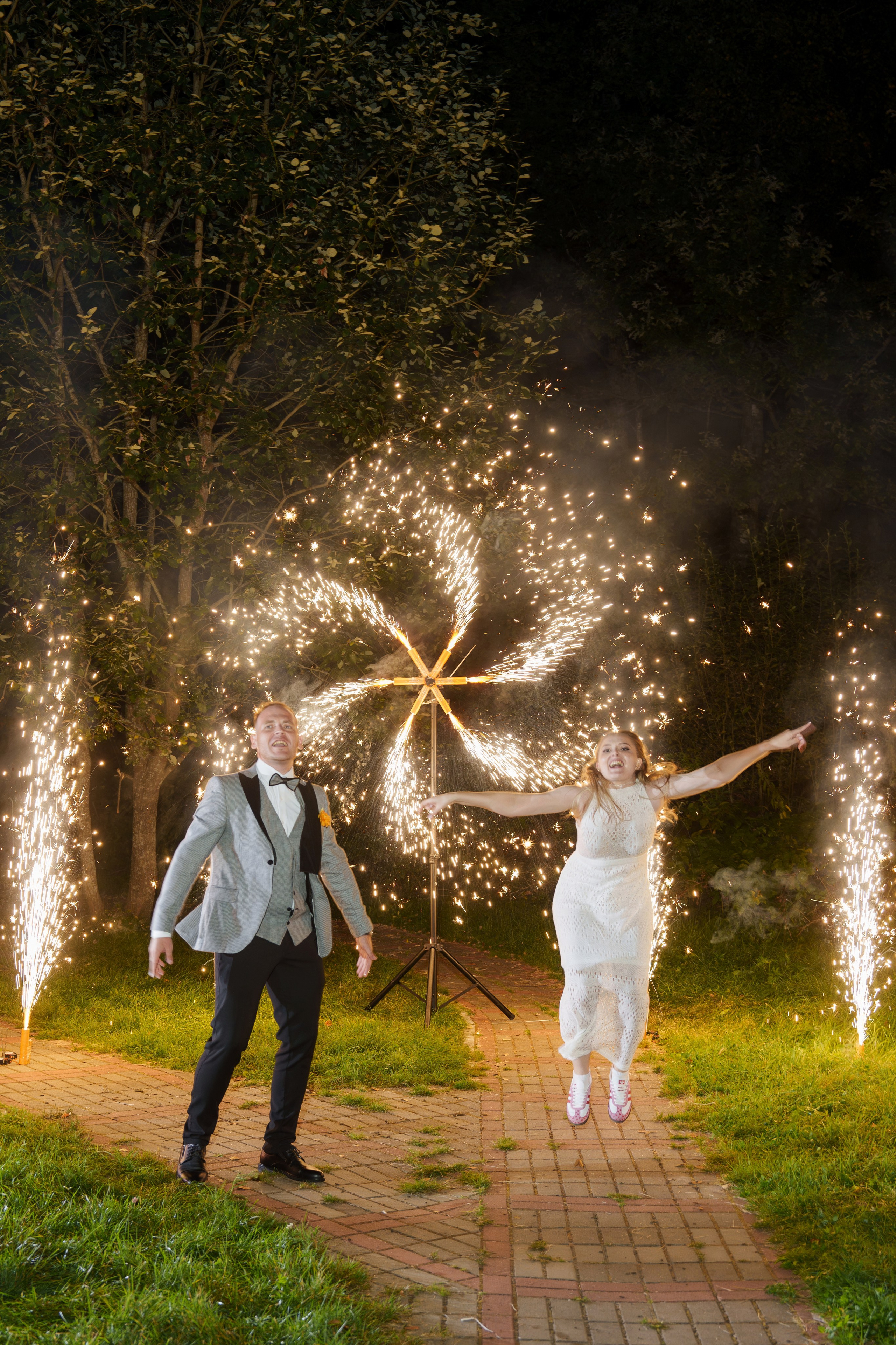 Свадьба — вечеринка Пожары любви Игорь и Юлия. Свадебный и репортажный фотограф Элина Козырьянова