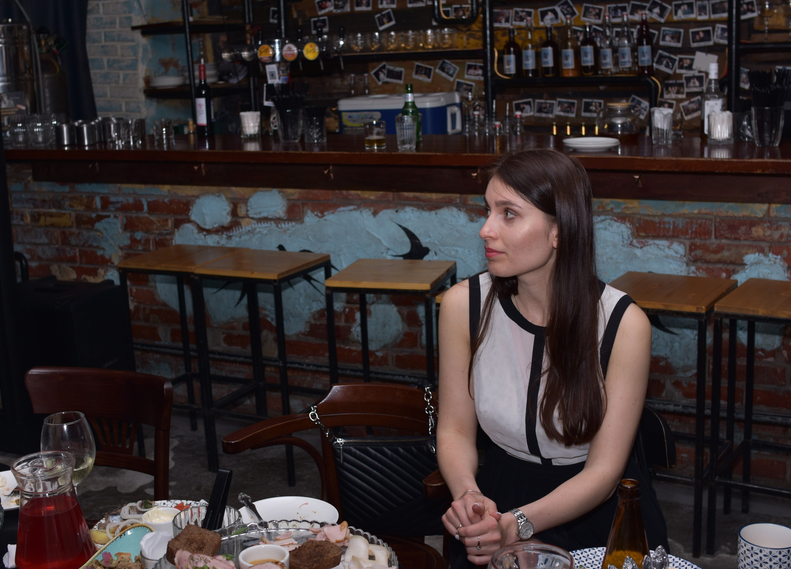 Hard Rock Cafe — Торжественный праздник дня рождения. Фотограф Владивосток (художественный портрет, празднование, торжество, мероприятие, фотопрогулка)