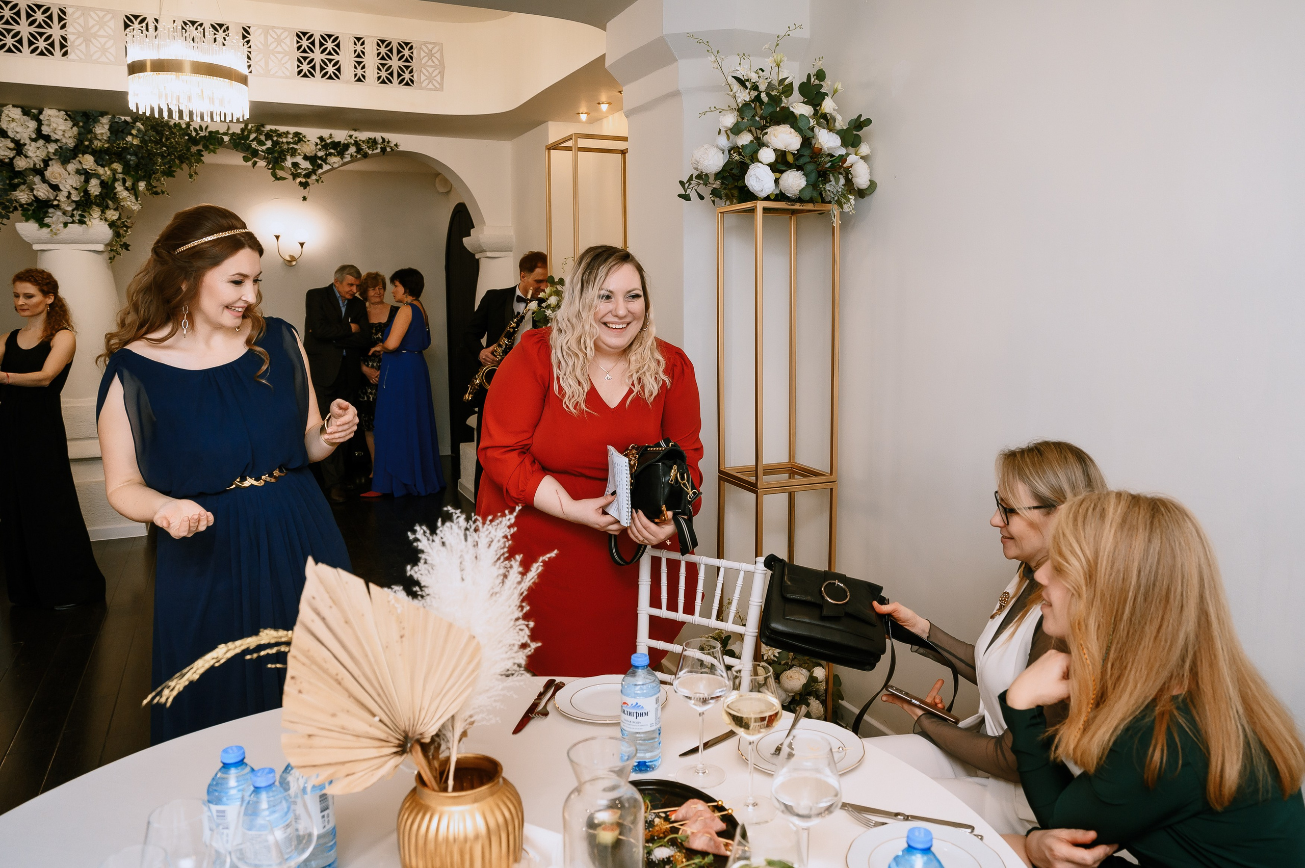 Поэтический вечер Ольги Любимовой. Свадебный и просто хороший фотограф в Челябинске