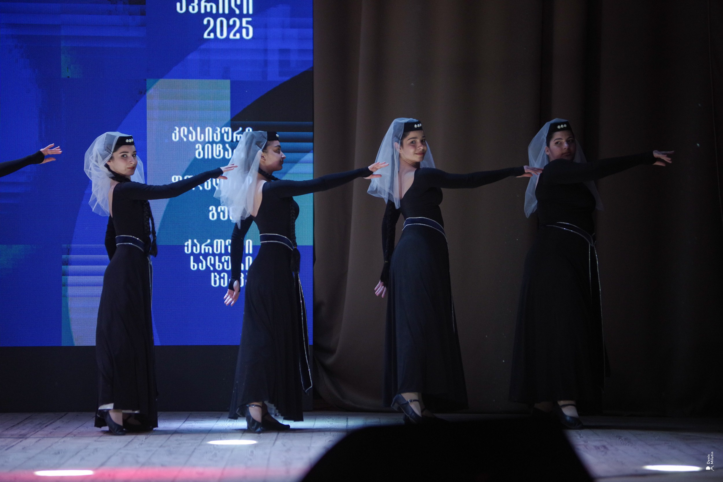 Танцы в Хоби. Портретный фотограф Денис Милютин