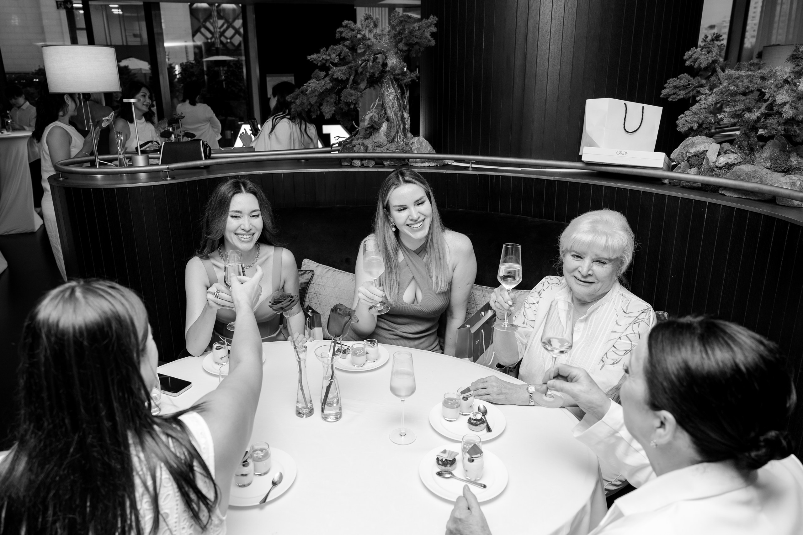 Monaco beauty saloon. Меня зовут Гайдар Искаков. Я живу в Астане и фотографирую свадебные торжества, ивенты, индивидуальные сьемки в Астане, Алматы и Дубае