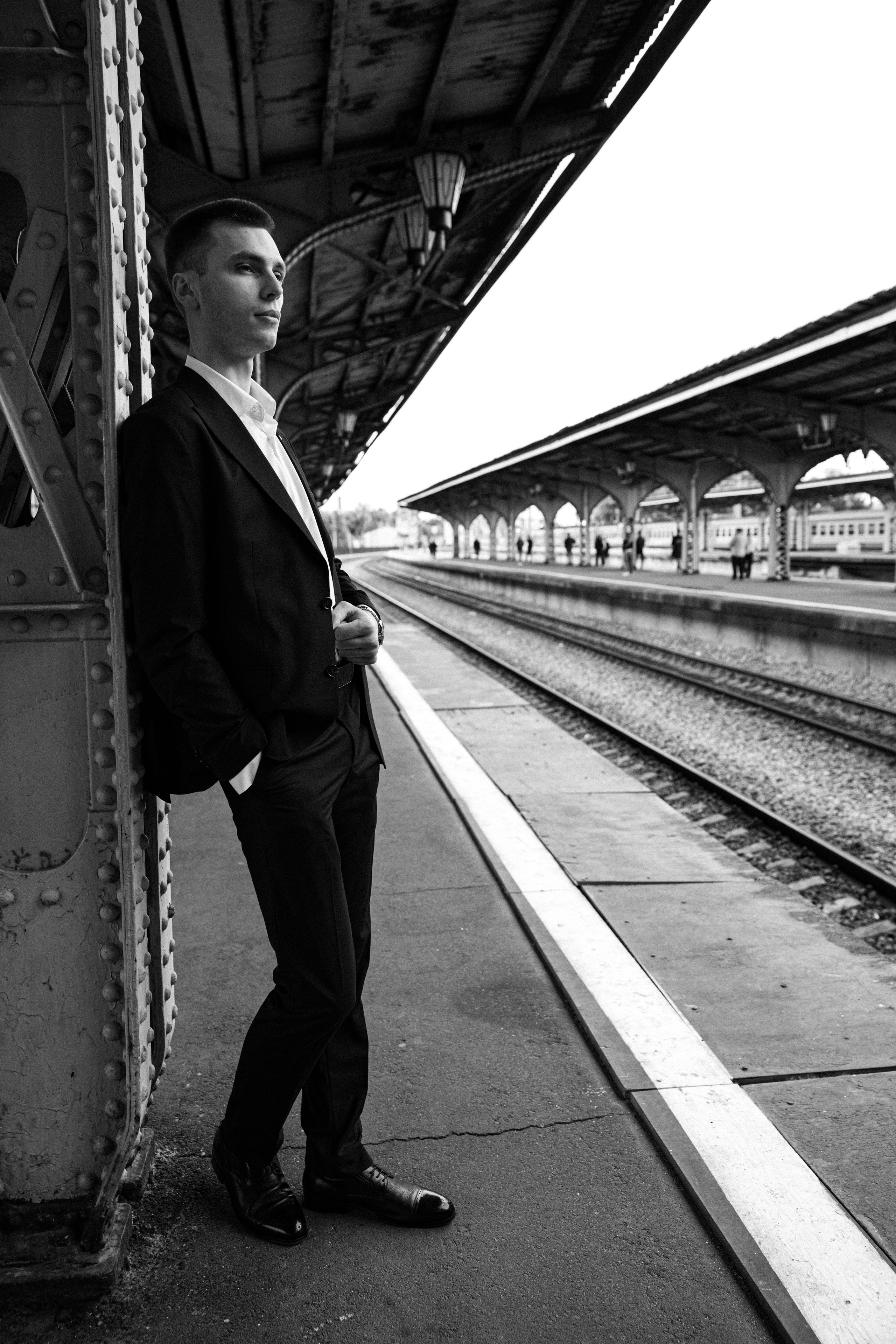 Даша и Константин Витебский вокзал. Фотограф/видеограф в Санкт-Петербурге Динара Гольдина