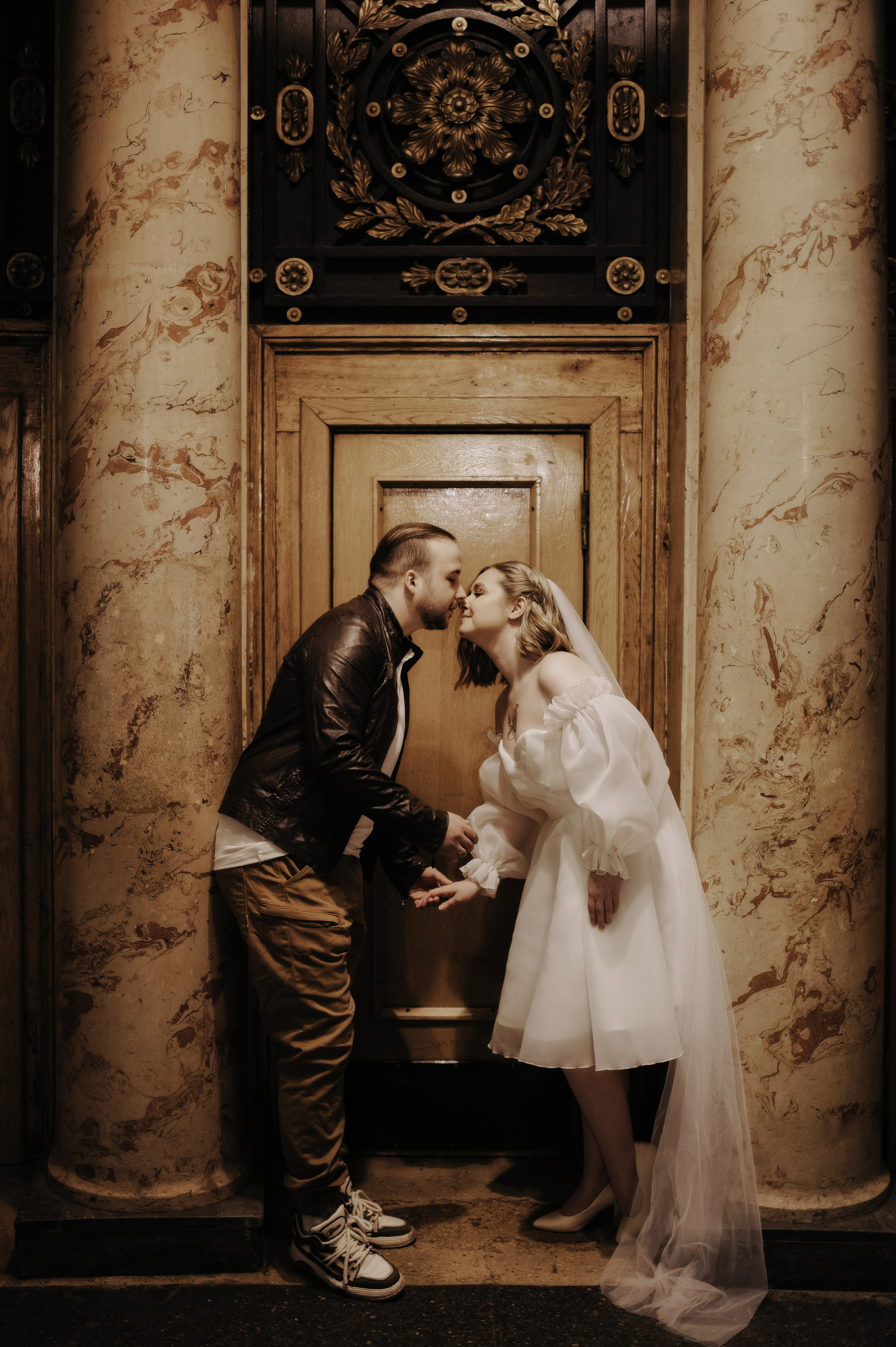 Свадебная в метро. Семейный и свадебный фотограф в Санкт-Петербурге Юлия Мельникова
