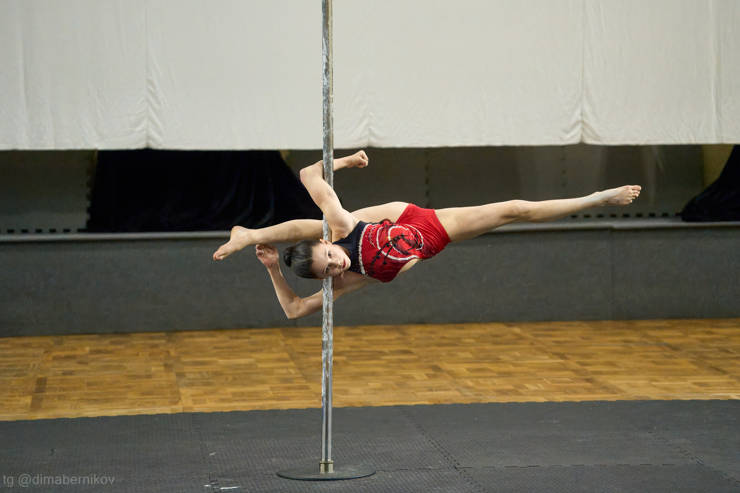 Воздушная гимнастика. Лучший фотограф без диплома Дима Берников